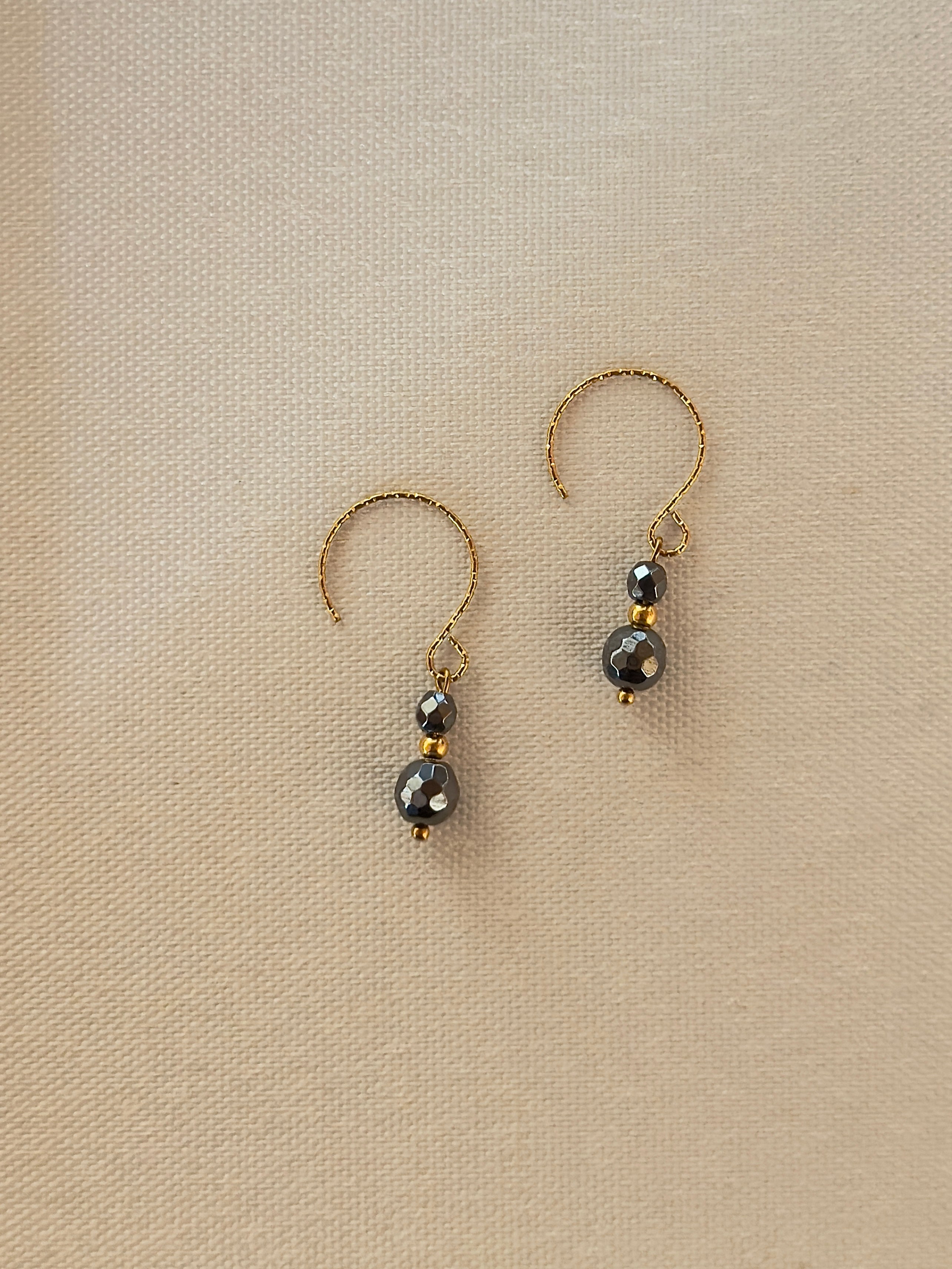 Les boucles Aura -  Hématite