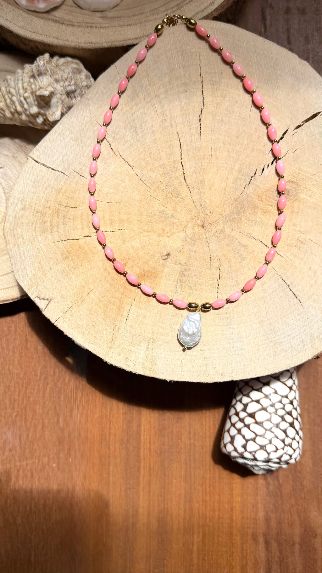Collier Bambou de mer rose & Perle d’eau douce baroque