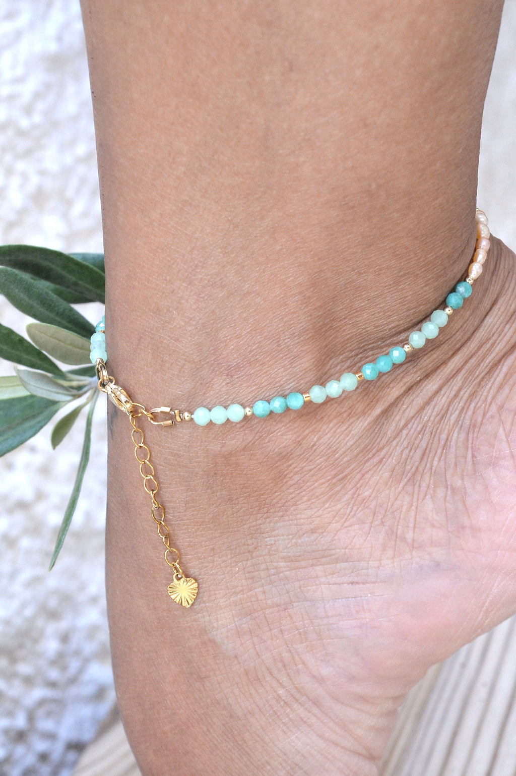 Chaîne de cheville Mila – Jade, amazonite et perles d’eau douce