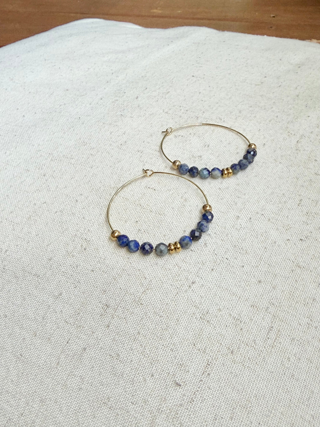Boucles d’oreilles Nayra – Lapis-lazuli et acier inoxydable