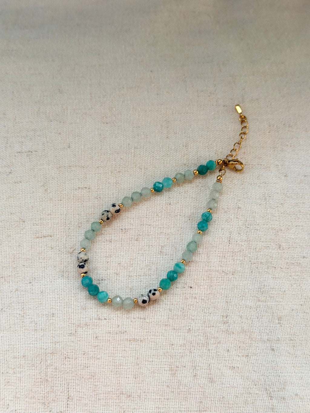 Bracelet en pierres naturelles jaspe dalmatien, amazonite et aventurine – Maïna