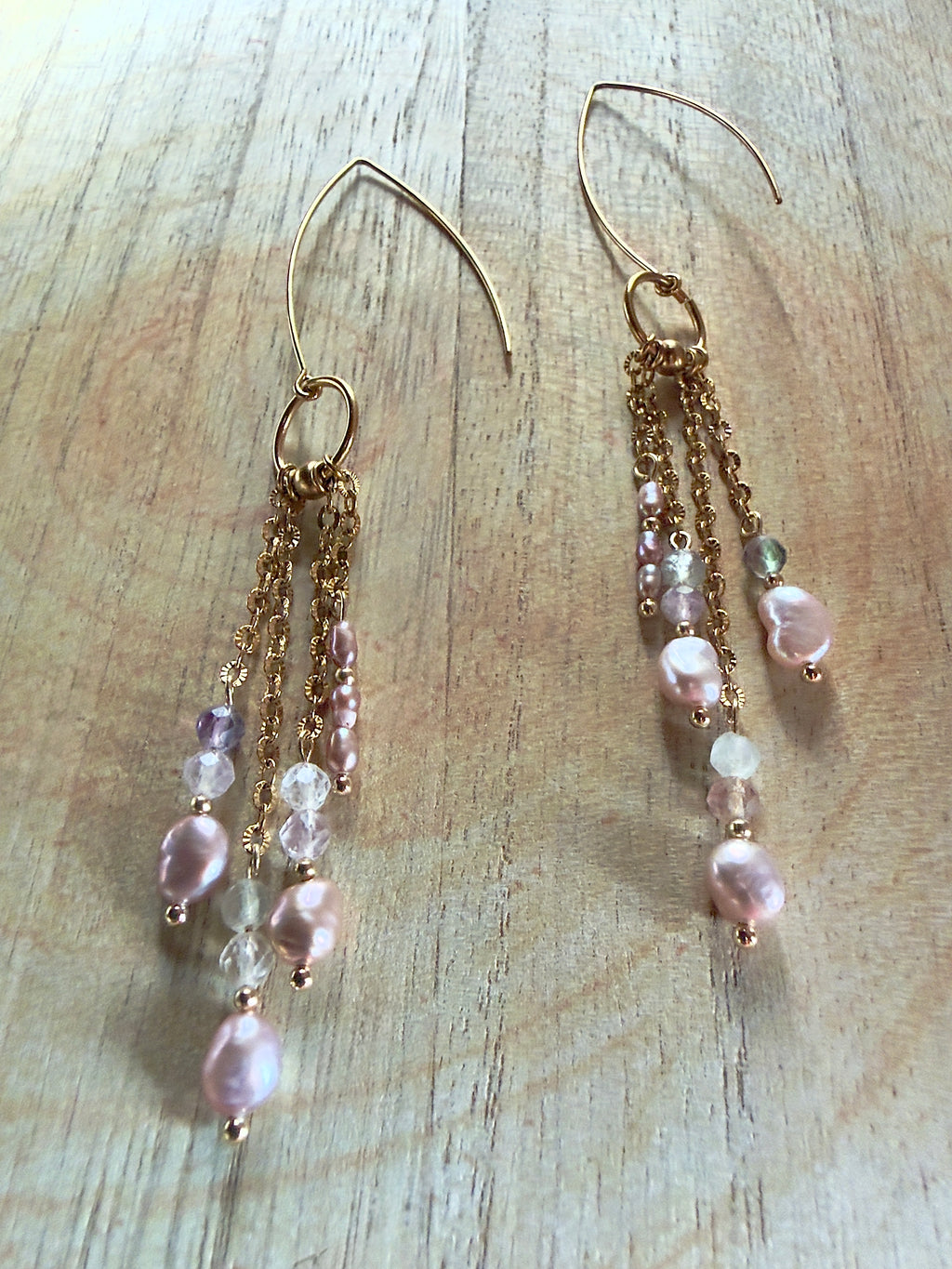 Boucles d’oreilles Liora – Fluorite et perles d’eau douce