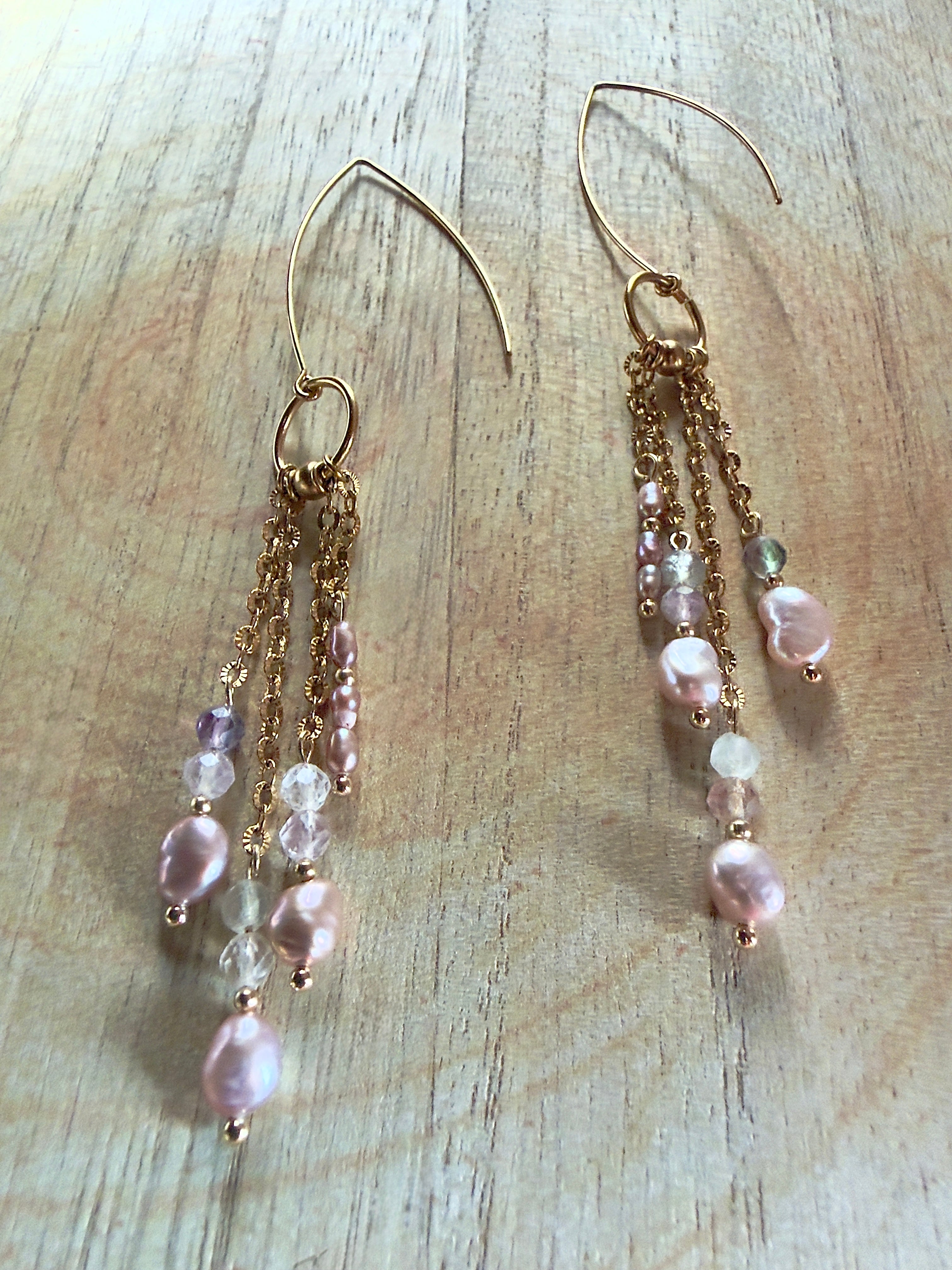 Boucles d’oreilles Liora – Fluorite et perles d’eau douce