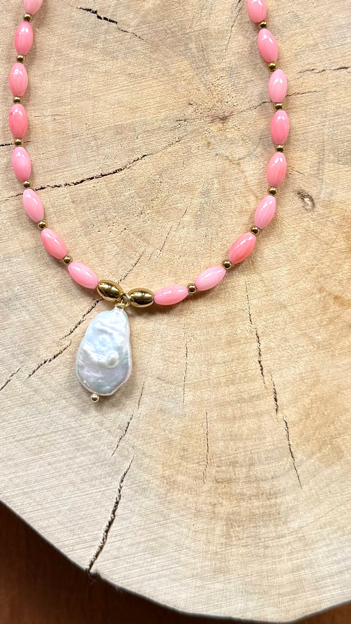 Collier Bambou de mer rose & Perle d’eau douce baroque