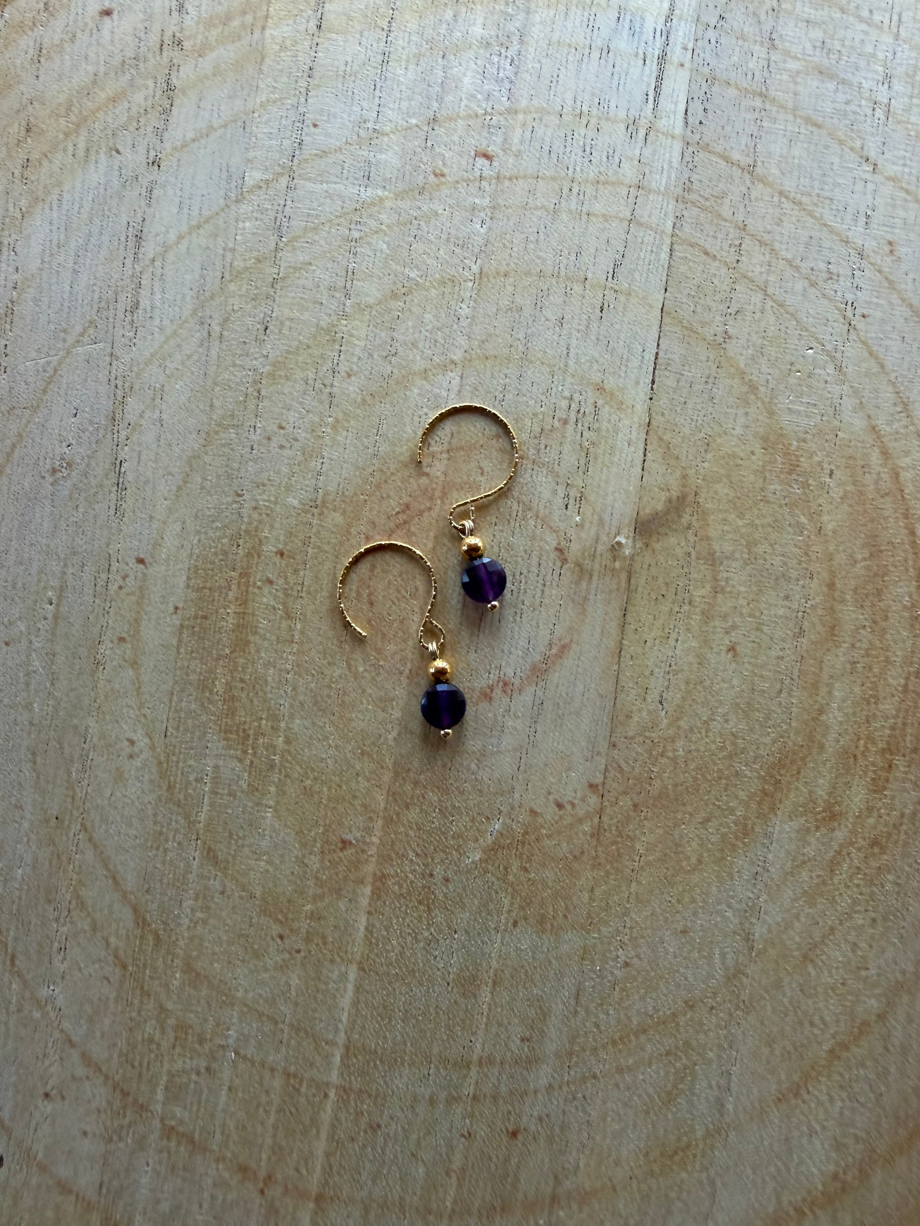 Boucles d’oreilles Améthyste & Hématite Dorée