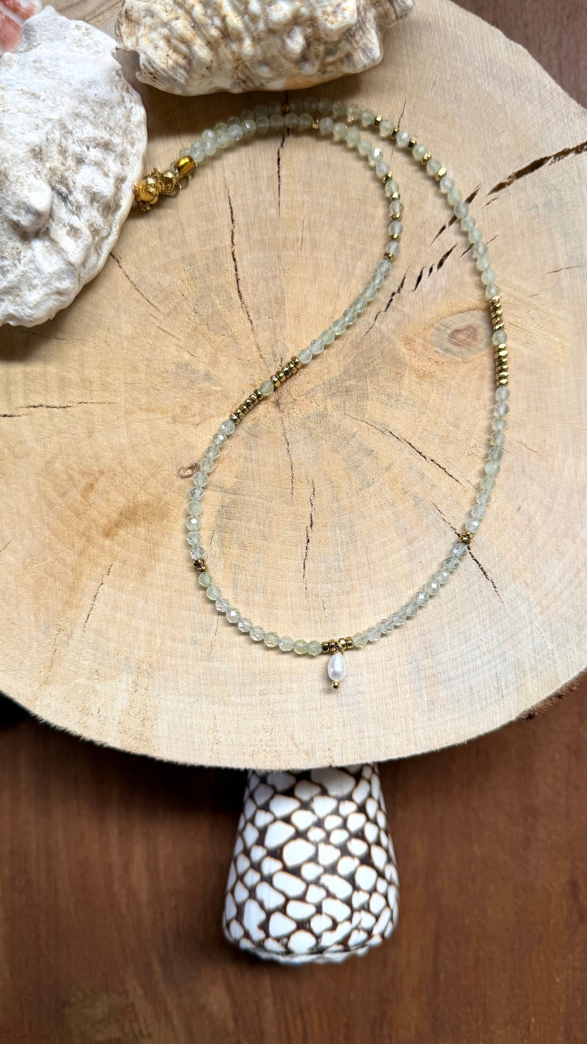 Collier Préhnite & Perle d’eau douce