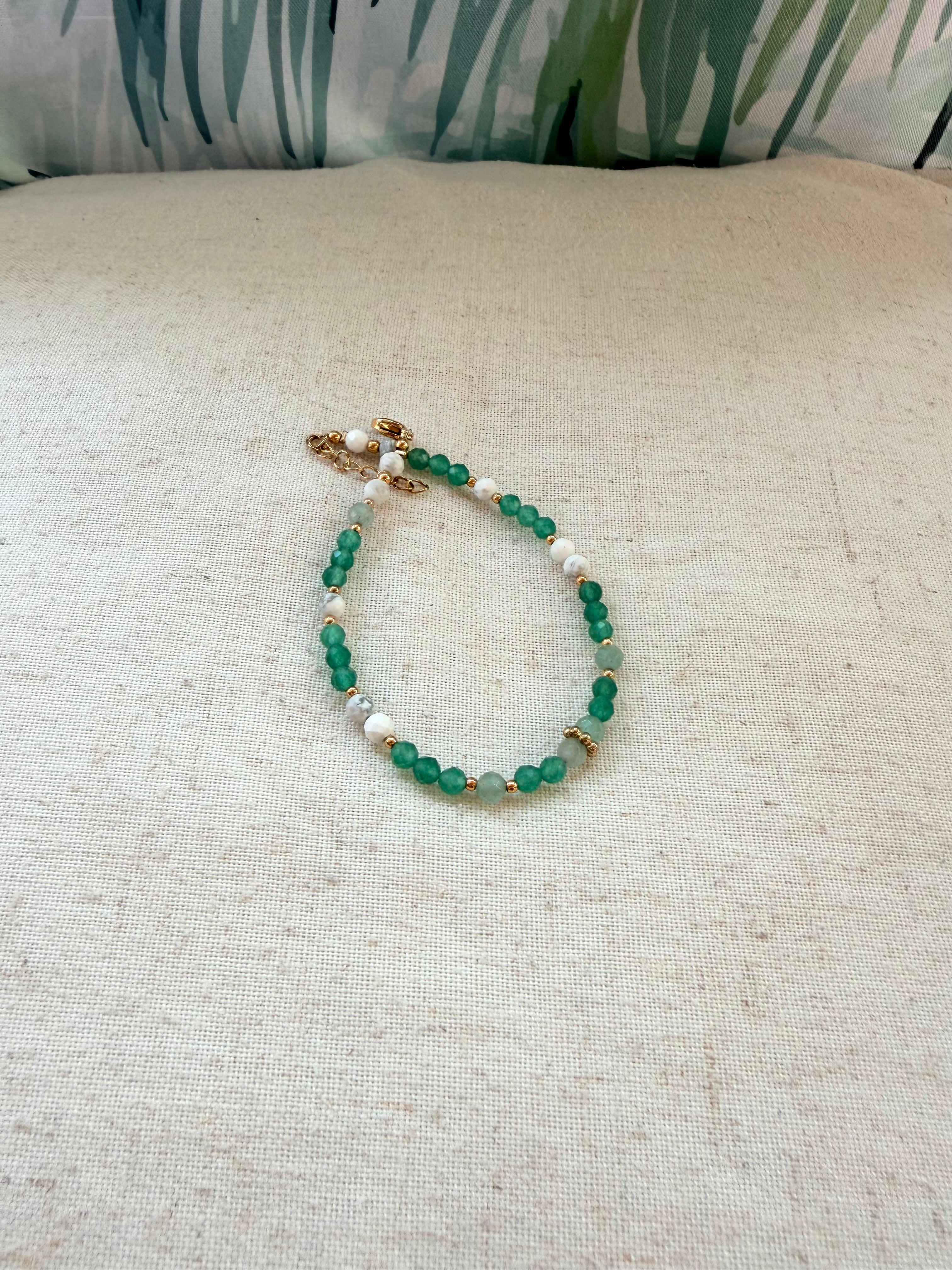 Bracelet en pierres naturelles aventurine, aventurine verte et howlite – Liora