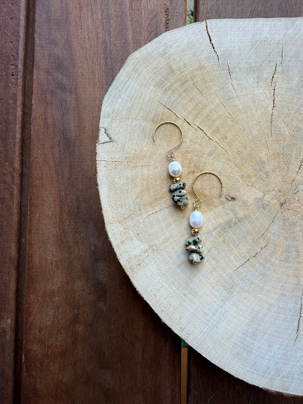 Boucles d’Oreilles Jaspe Dalmatien, Perle d’Eau Douce & Hématite Dorée