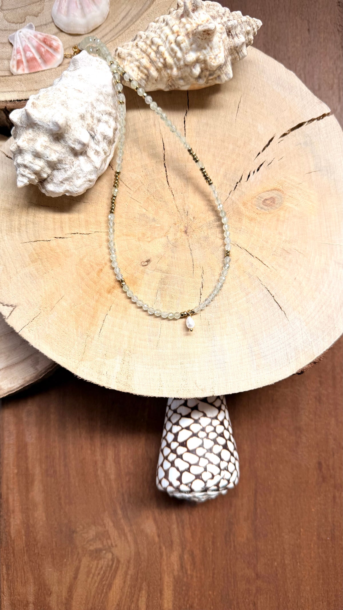 Collier Préhnite & Perle d’eau douce