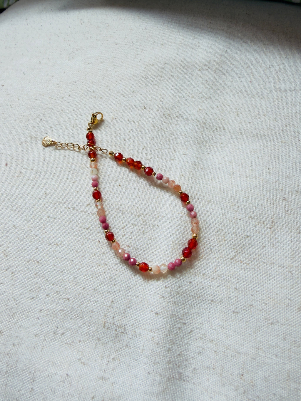 Bracelet en pierres naturelles cornaline, rhodonite et pierre du soleil – Eloria