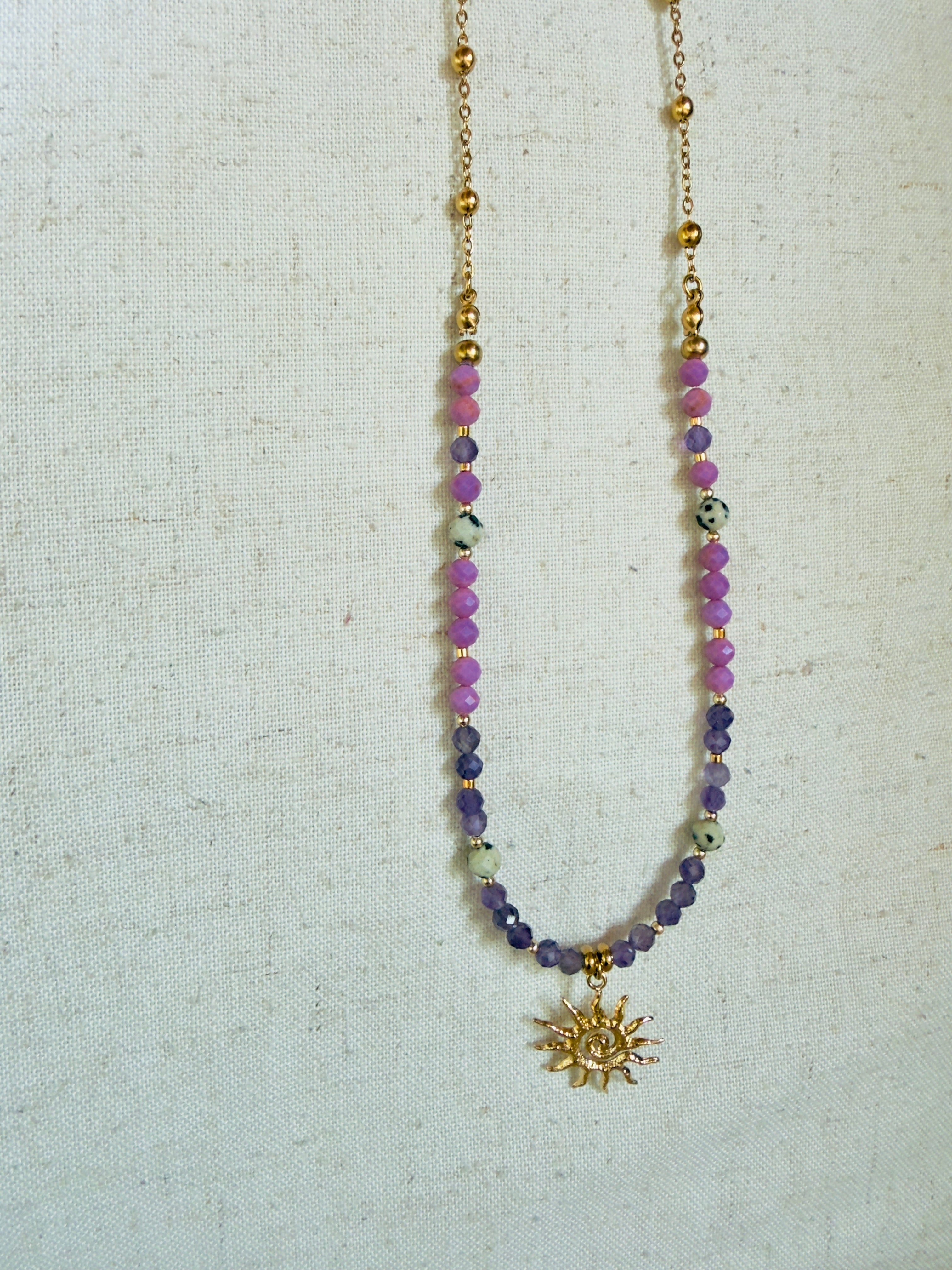 Collier Aura Solaire – Améthyste, phosphosidérite et jaspe dalmatien