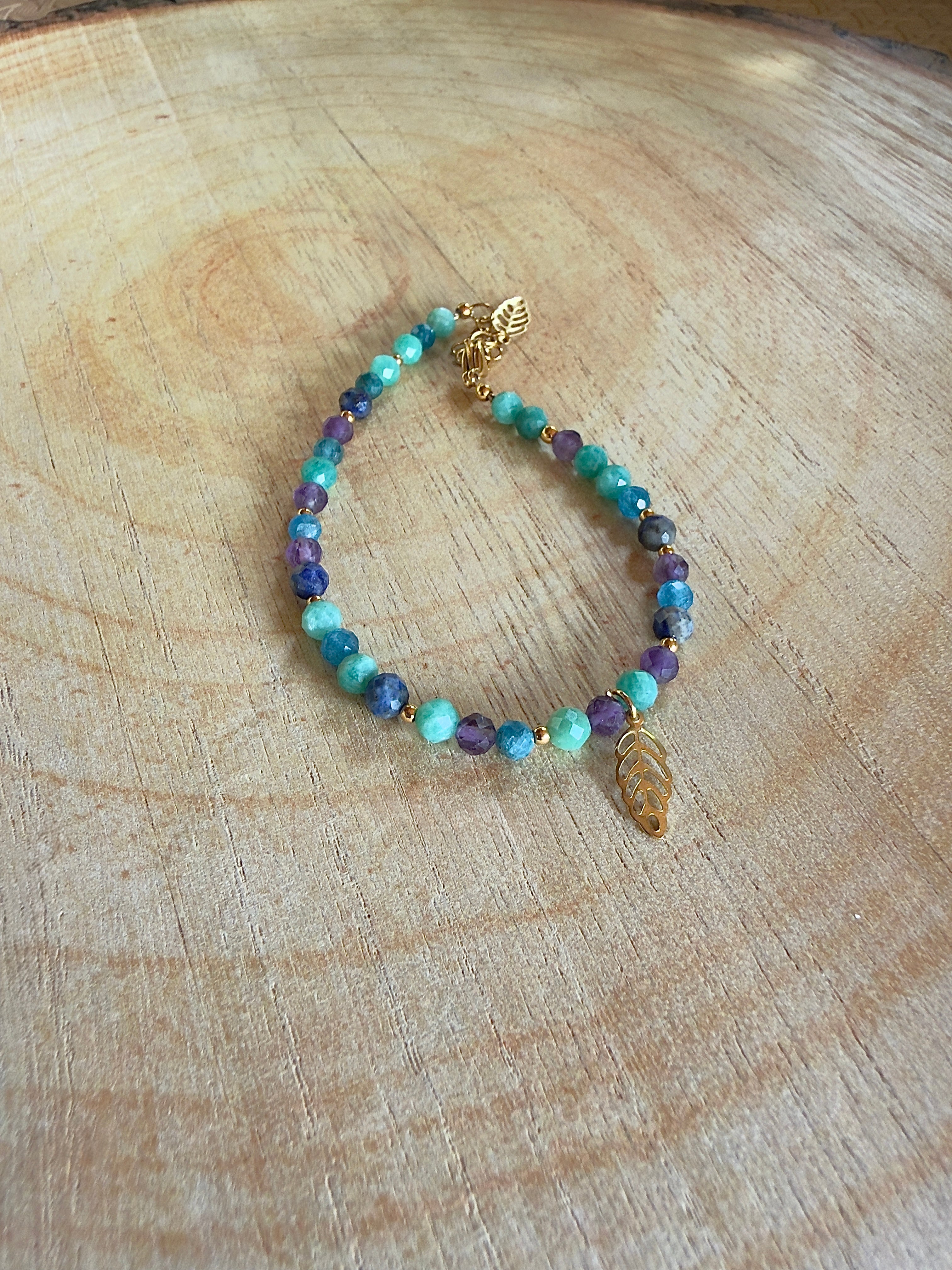 Bracelet en pierres naturelles amazonite, apatite bleue, lapis lazuli et améthyste – Iséa