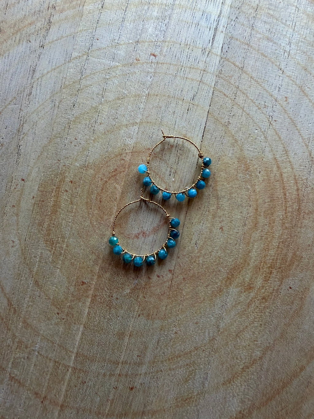 Boucles d’oreilles Apatite Bleue