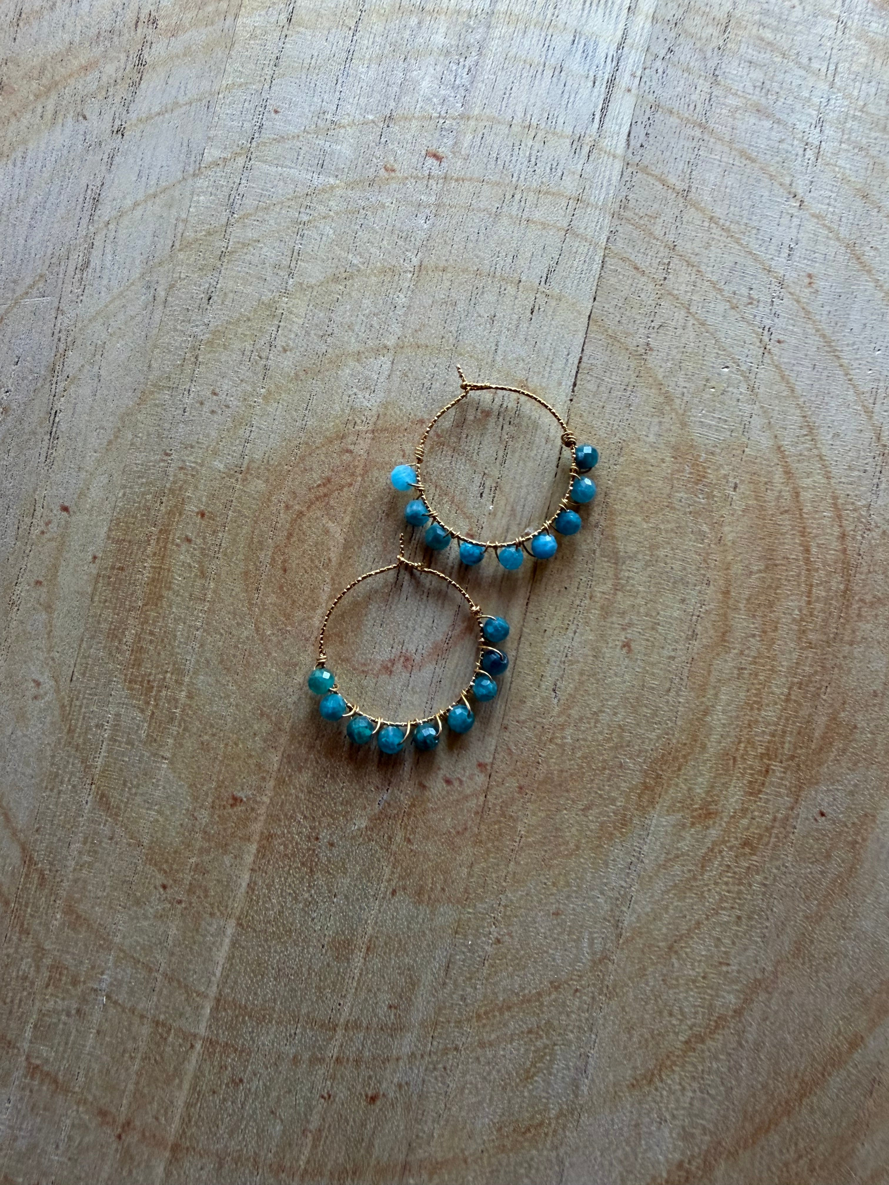 Boucles d’oreilles Apatite Bleue