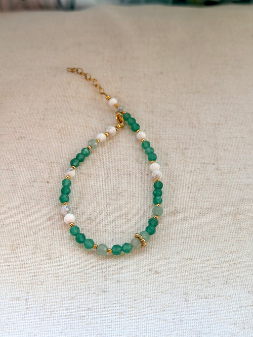 Bracelet en pierres naturelles aventurine, aventurine verte et howlite – Liora