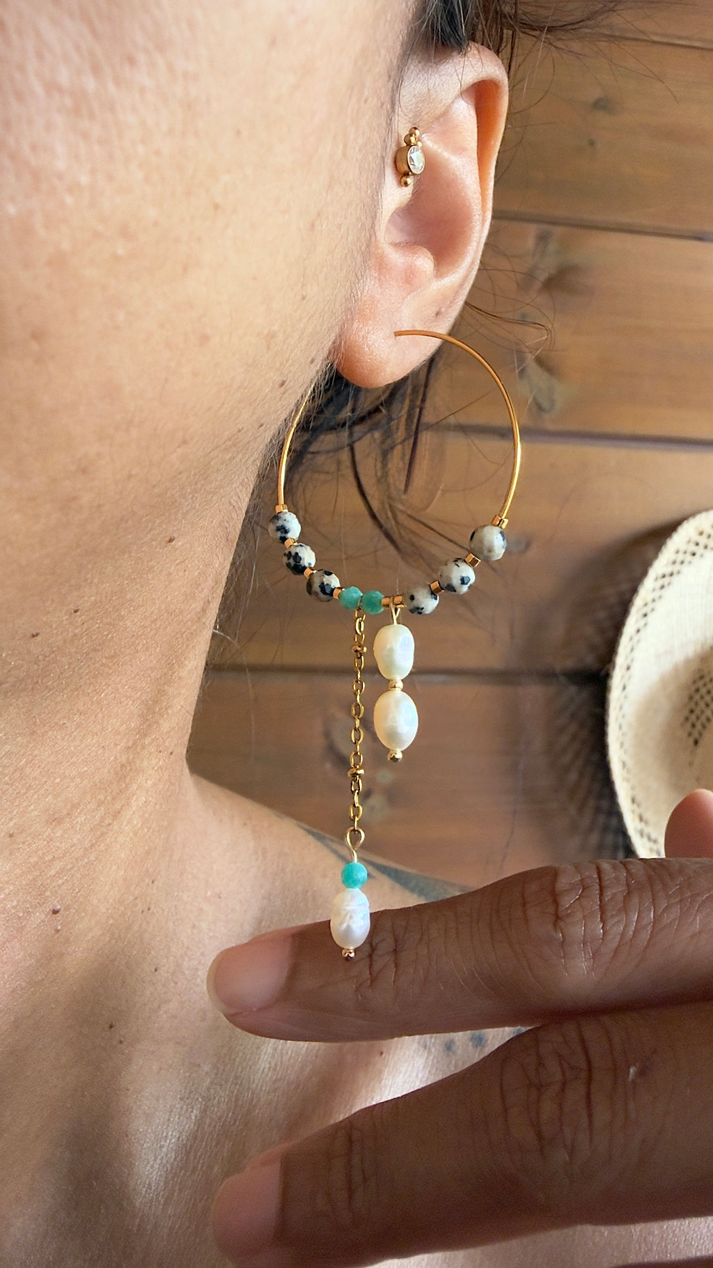 Boucles d’oreilles Naé – Amazonite, jaspe dalmatien et perles d’eau douce