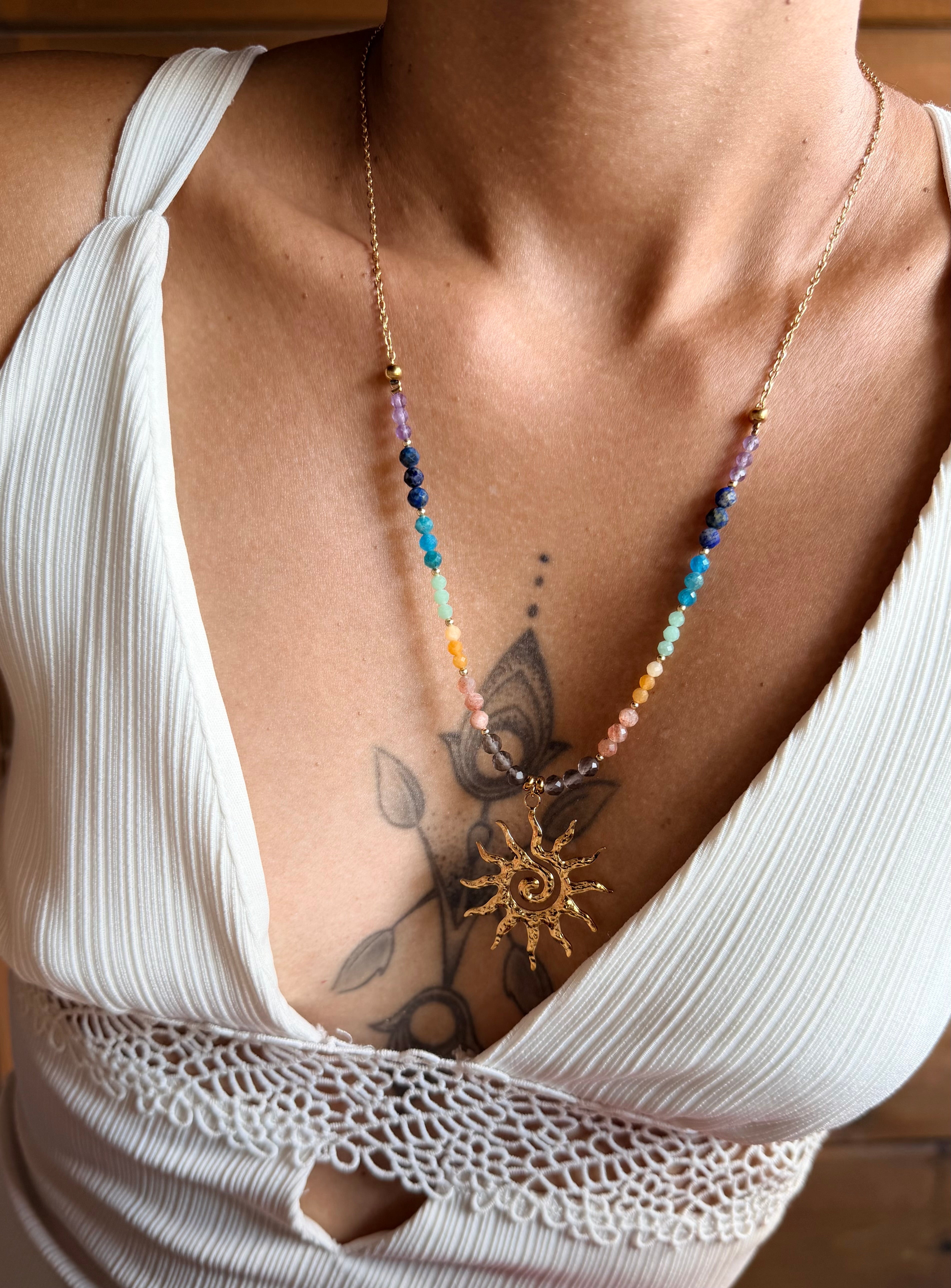 Collier Solaire – Équilibre des 7 Chakras