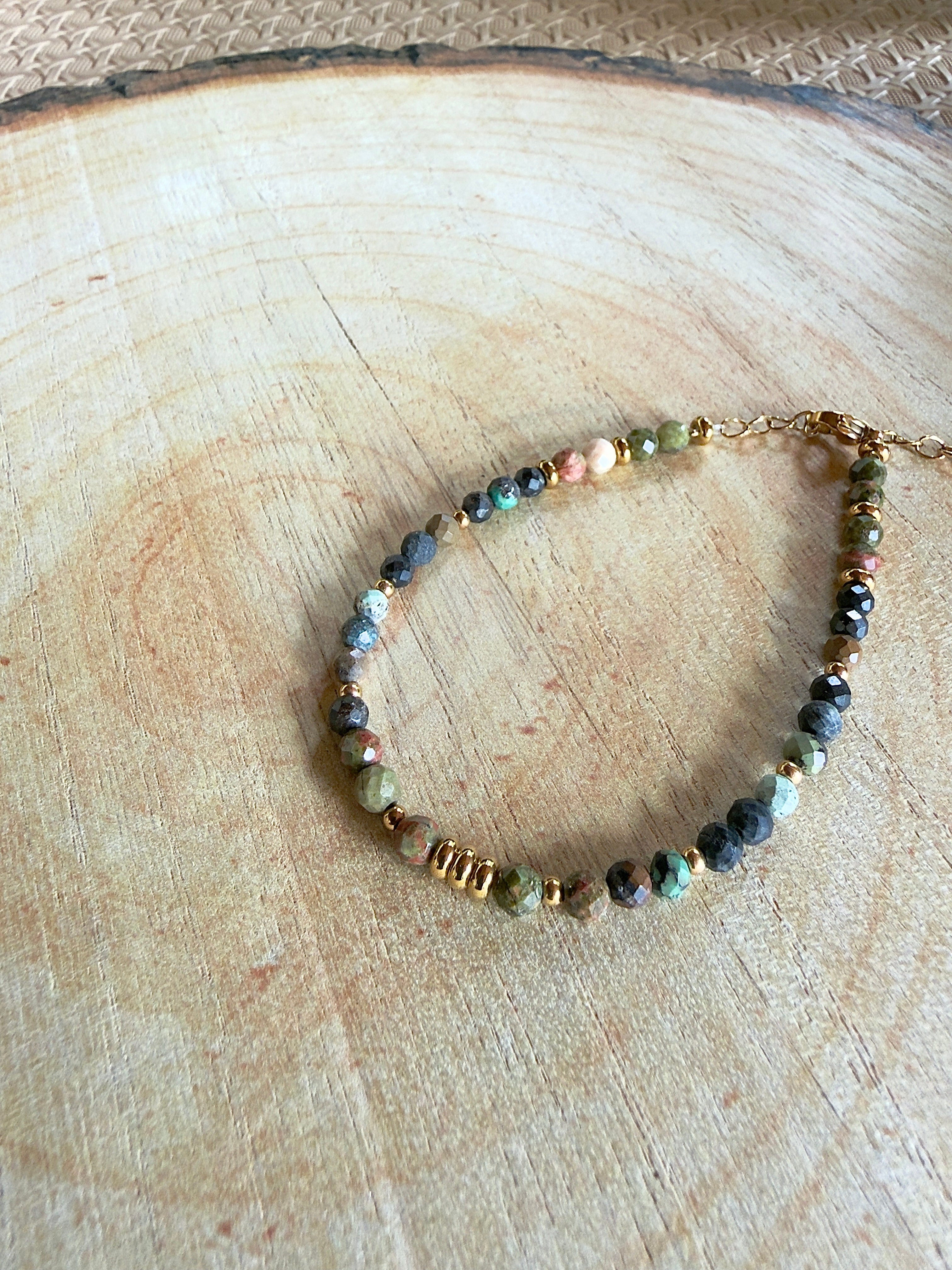 Bracelet en pierres naturelles turquoise africaine et unakite – Élina