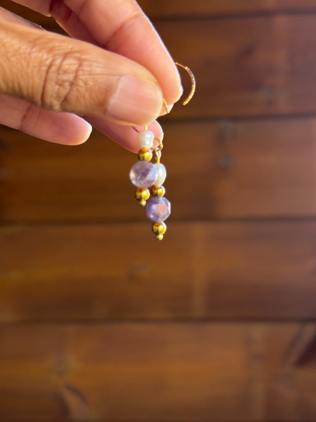 Boucles d’oreilles Tourmaline Fleur de Prunier, Hématite Dorée & Perle d’Eau Douce