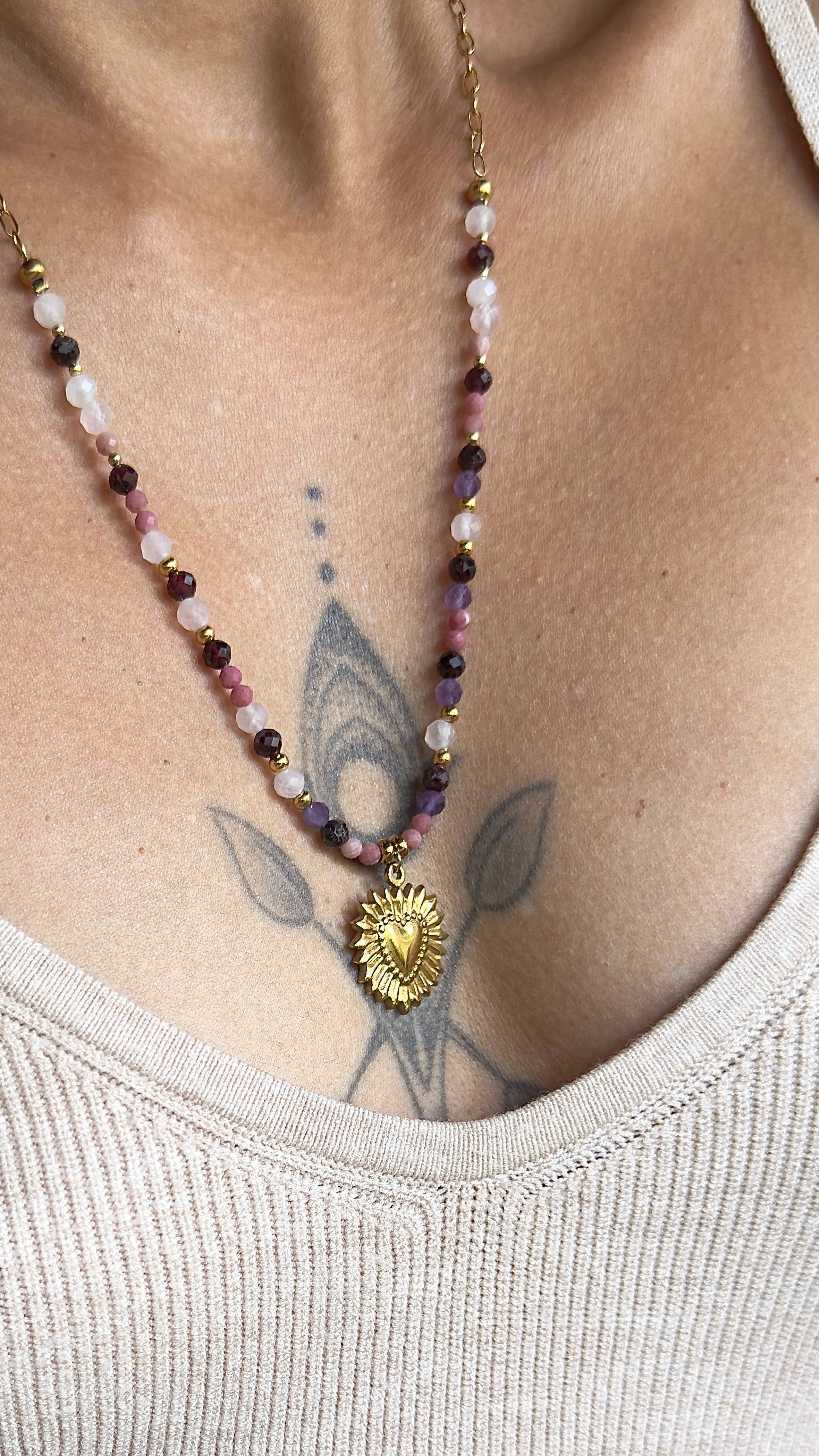 Collier Kalia – Quartz rose, rhodonite, grenat et améthyste