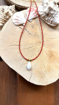 Collier Bambou de mer rouge & Perle d’eau douce baroque
