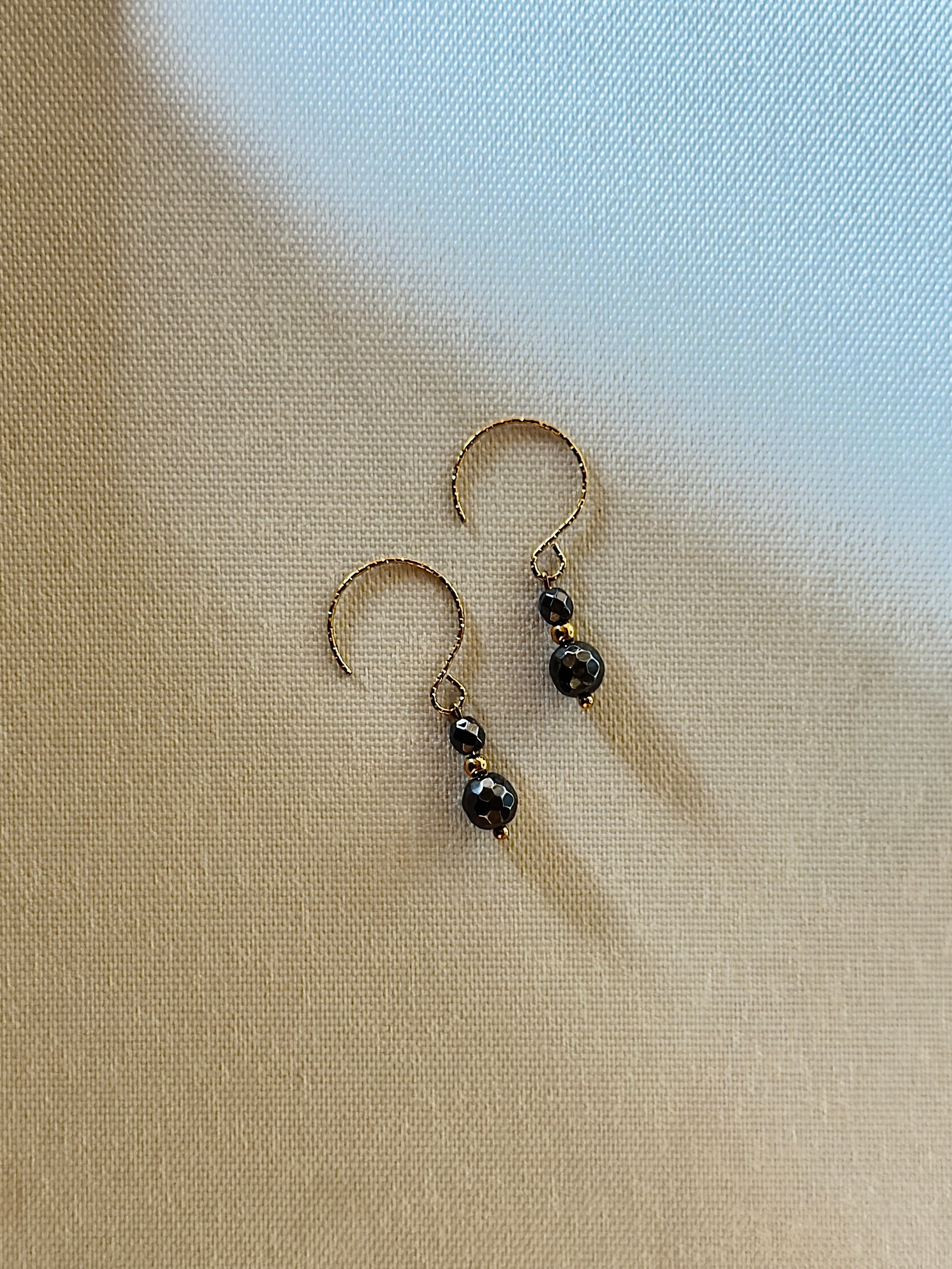 Les boucles Aura -  Hématite