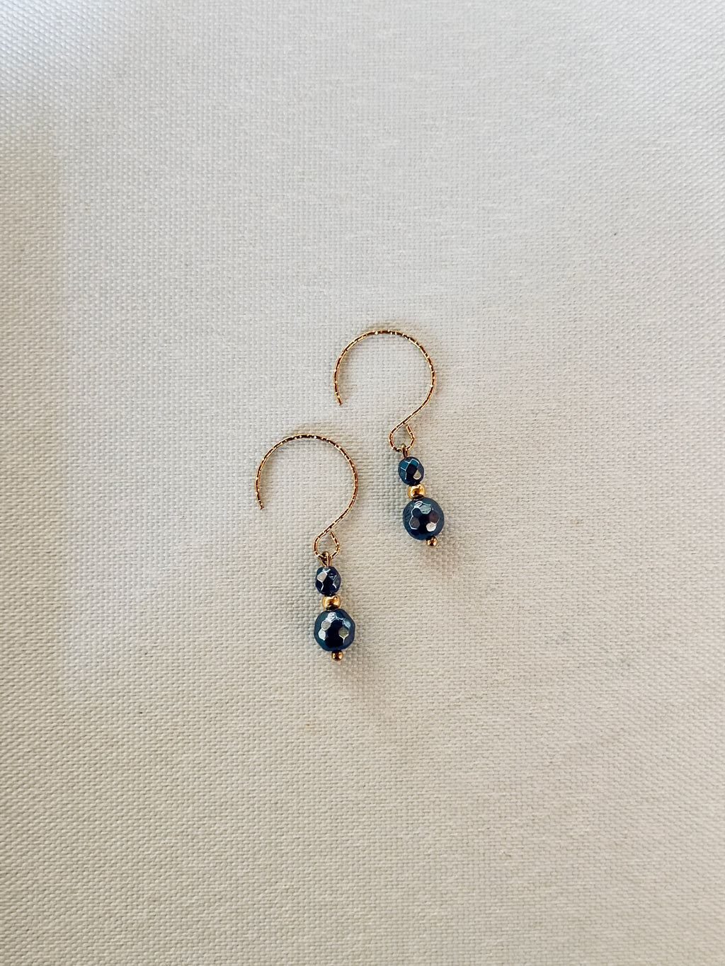 Les boucles Aura -  Hématite