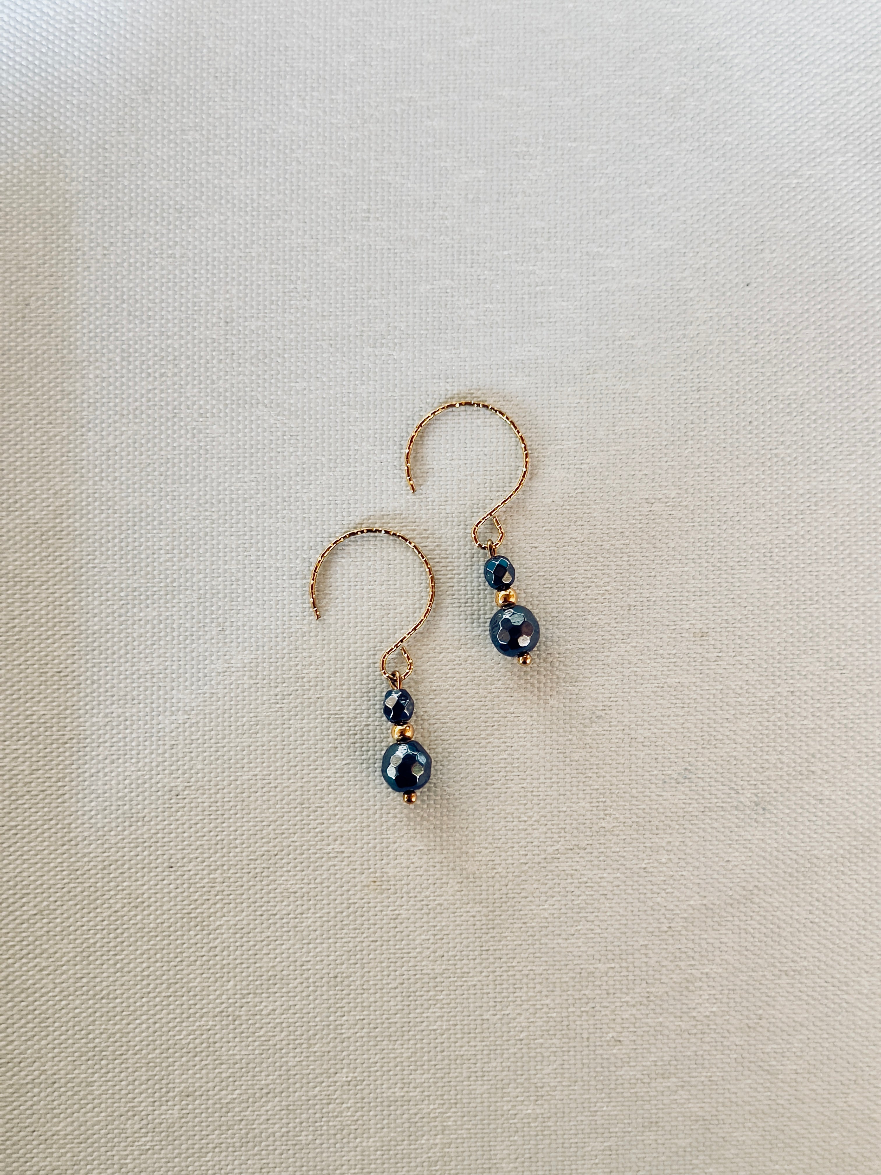 Les boucles Aura -  Hématite
