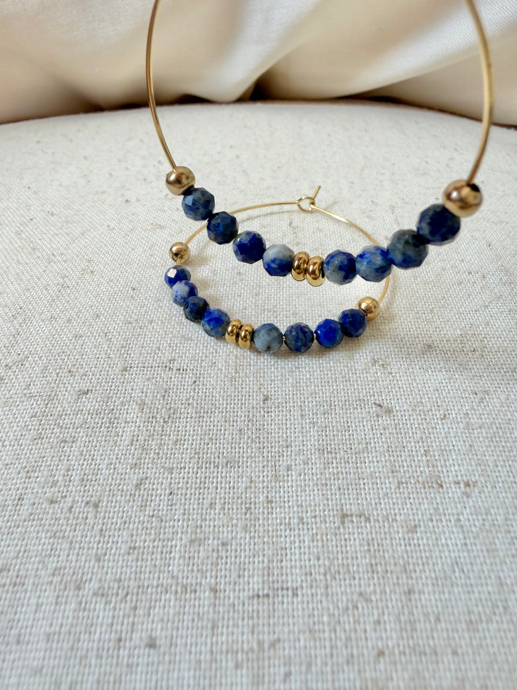 Boucles d’oreilles Nayra – Lapis-lazuli et acier inoxydable