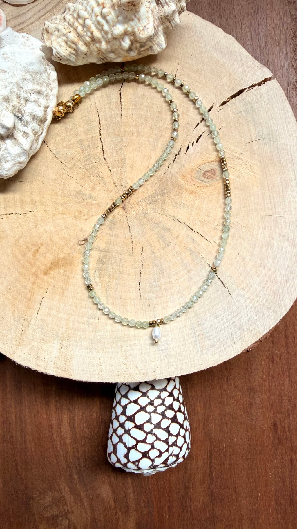 Collier Préhnite & Perle d’eau douce
