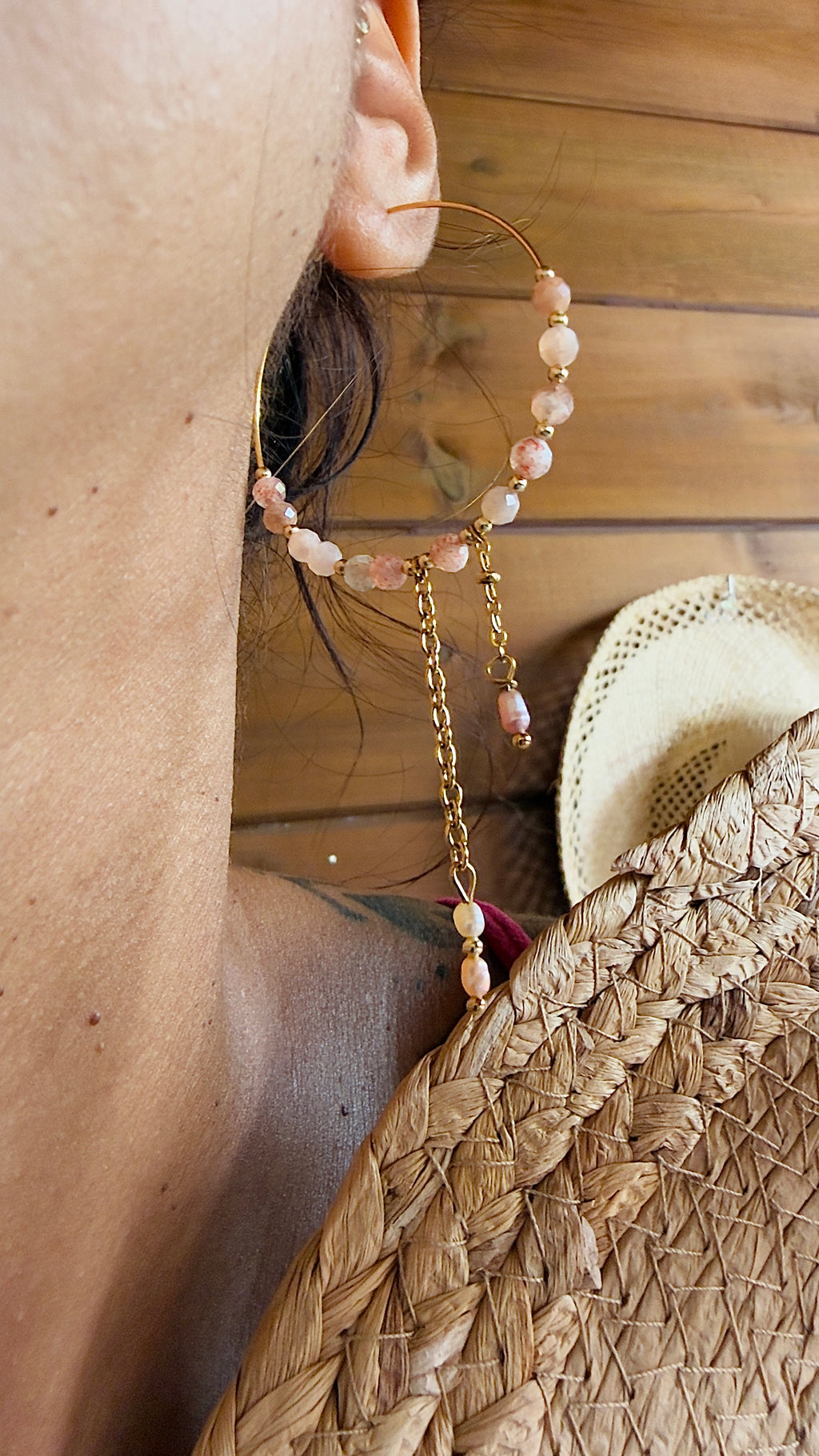 Boucles d’oreilles Solia – Pierre du soleil, pierre de lune orange et perles d’eau douce