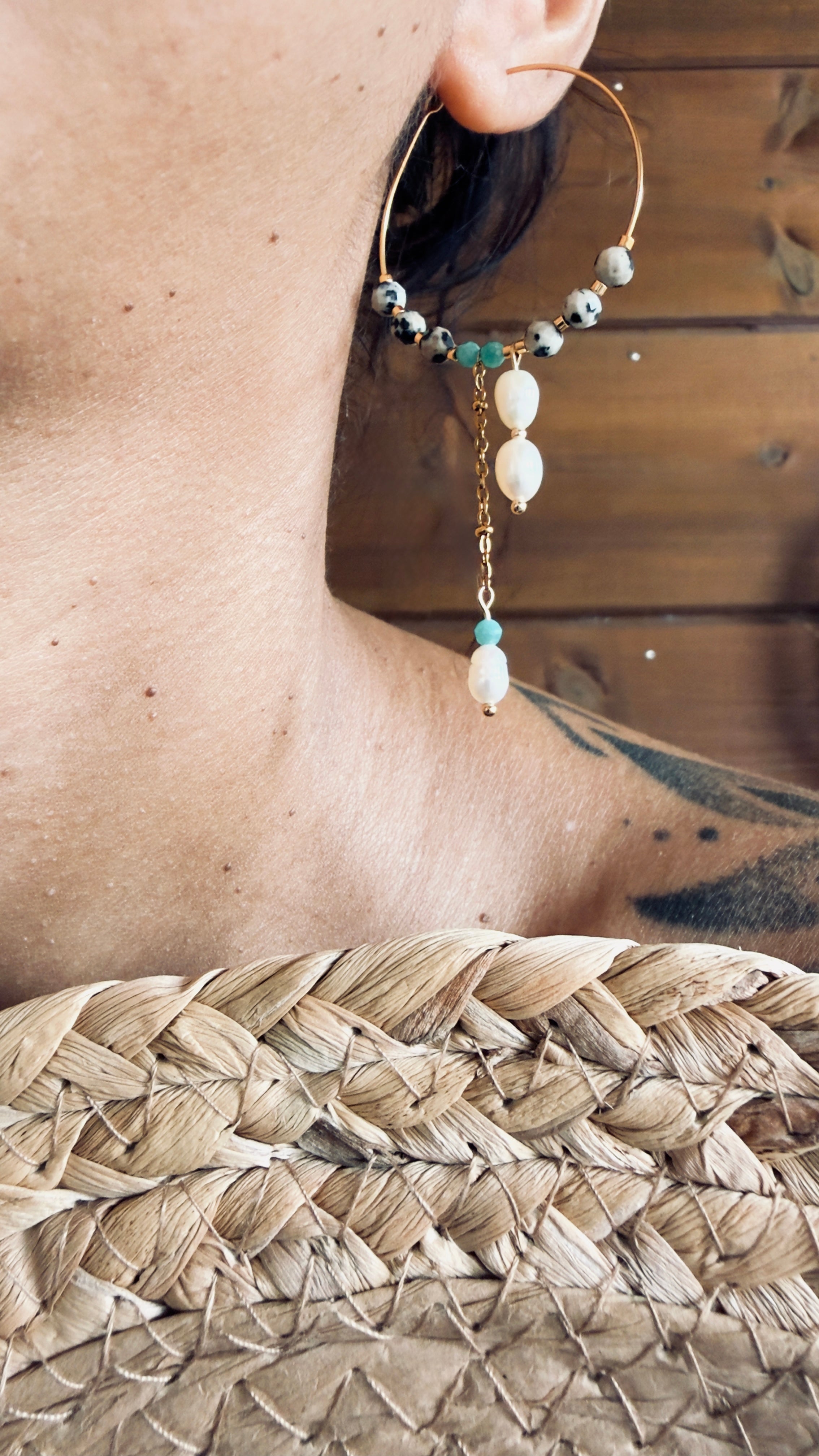 Boucles d’oreilles Naé – Amazonite, jaspe dalmatien et perles d’eau douce