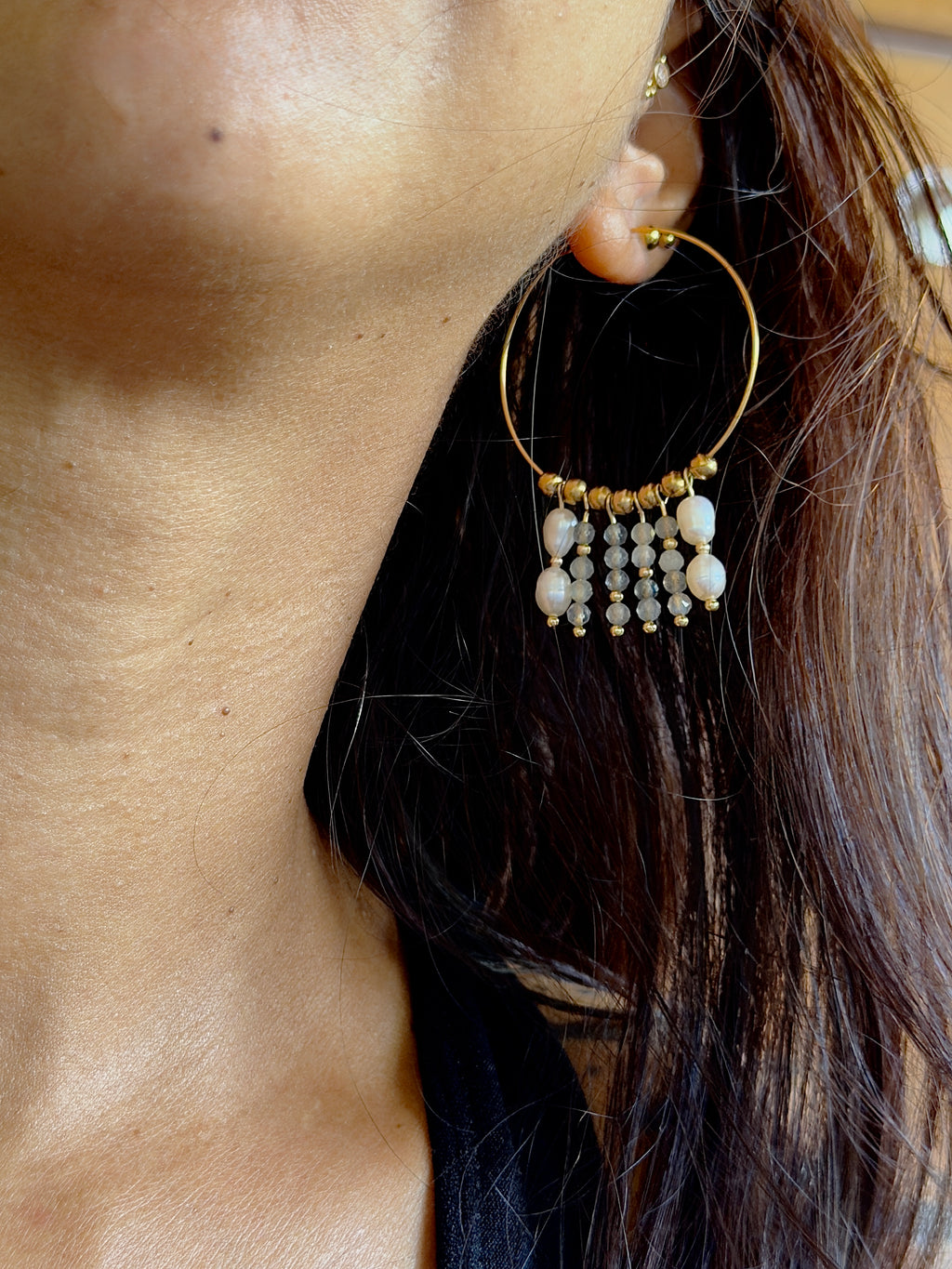 Boucles d’oreilles Lina – Perle d’eau douce et labradorite
