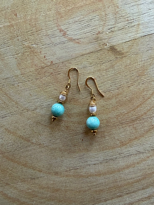 Boucles d’oreilles Amazonite, Hématite Dorée & Perle d’Eau Douce