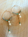 Boucles d’oreilles Naé – Amazonite, jaspe dalmatien et perles d’eau douce