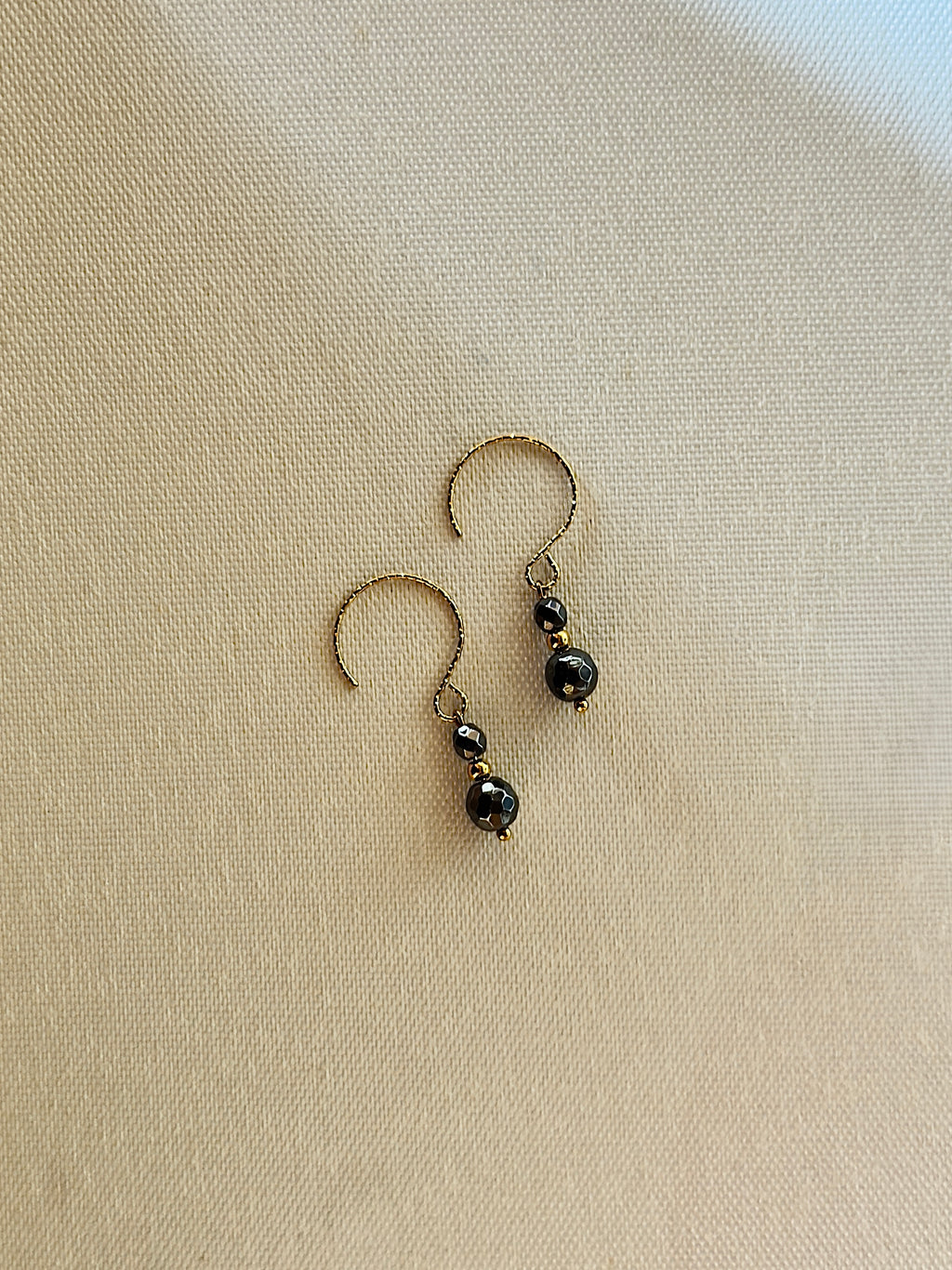 Les boucles Aura -  Hématite