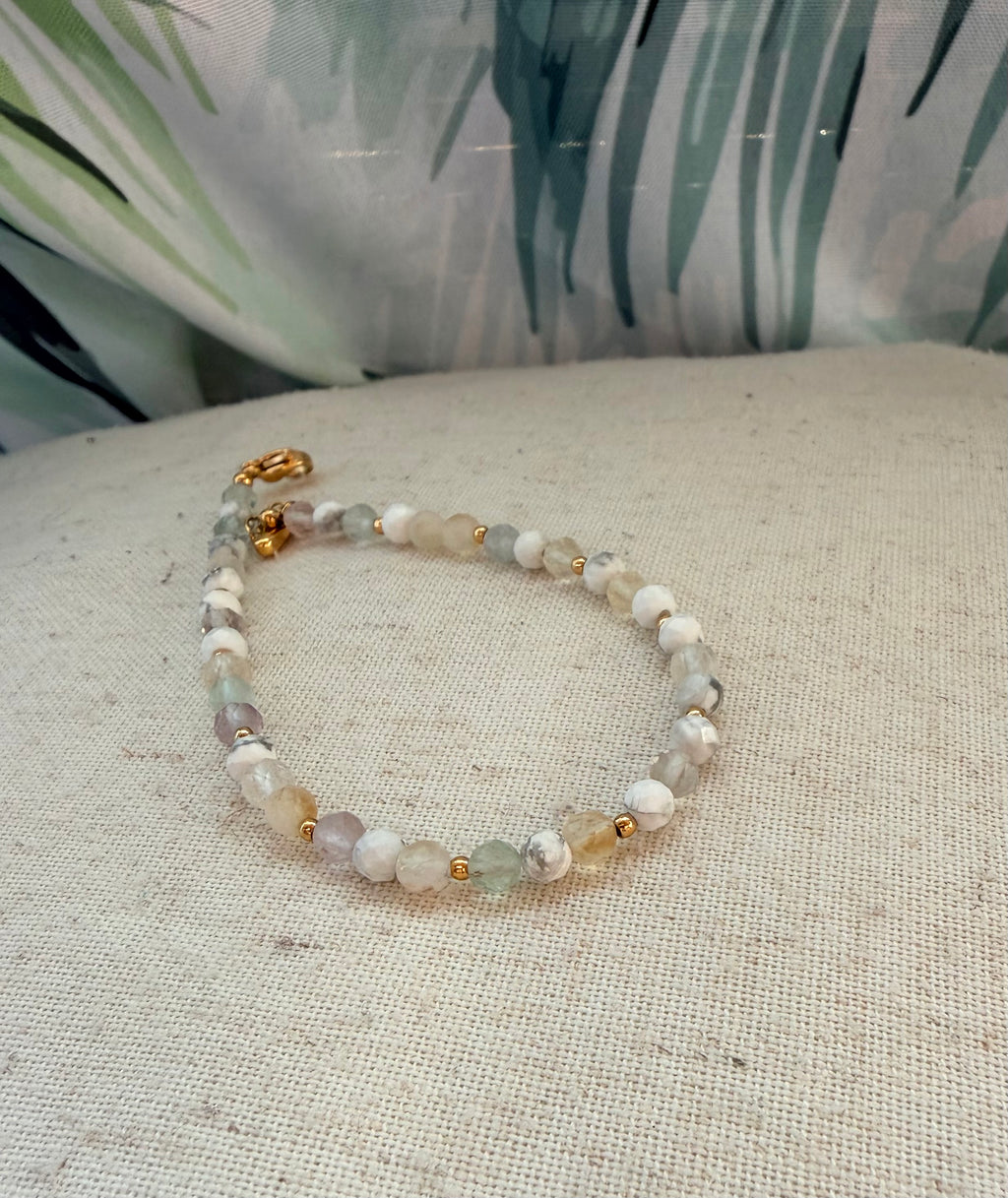 Bracelet en pierres naturelles howlite, fluorine et citrine – Léana
