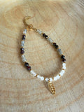 Bracelet en pierres naturelles pierre de lune, grenat et labradorite avec breloque feuille – Aléa