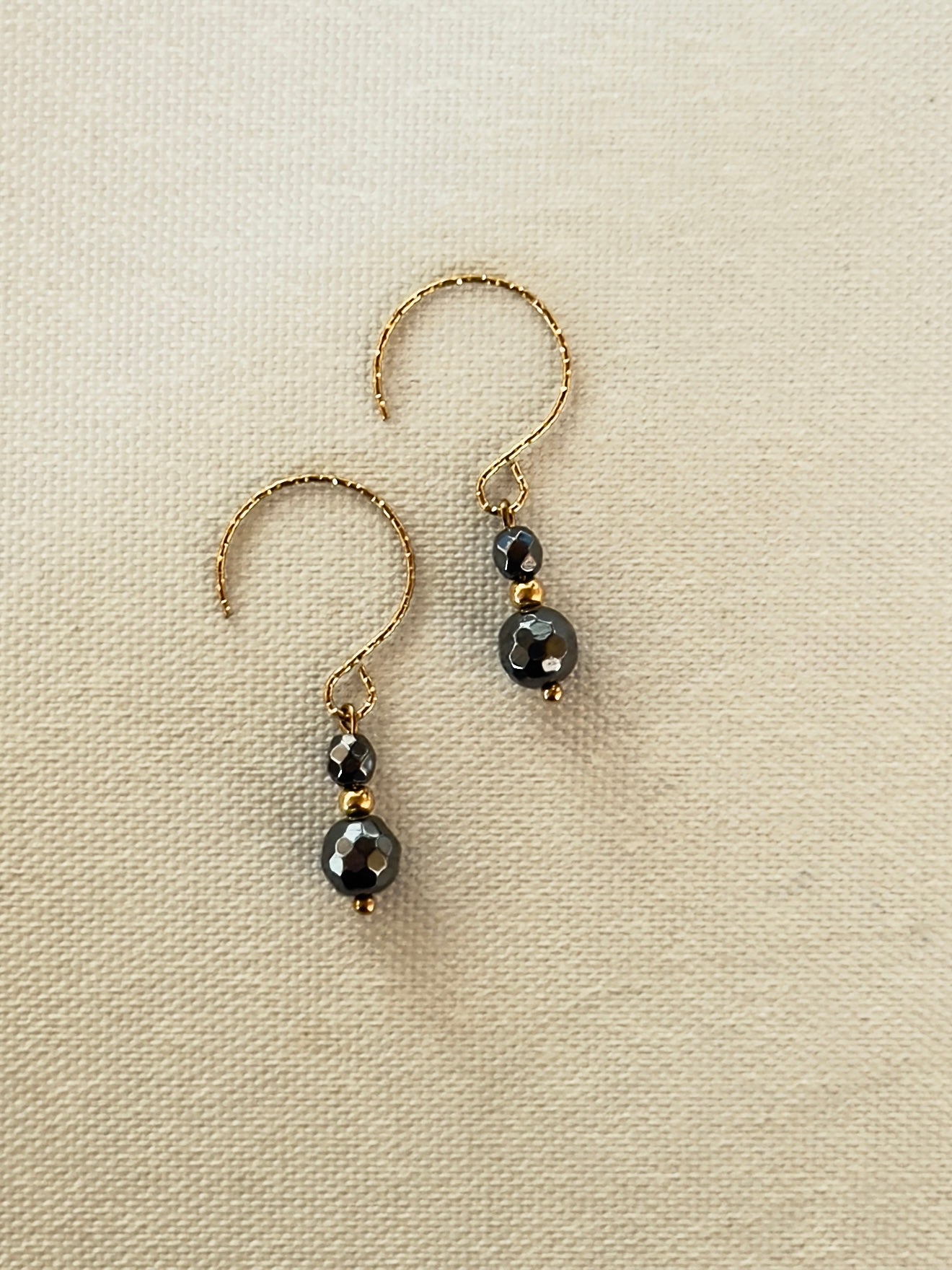Les boucles Aura -  Hématite