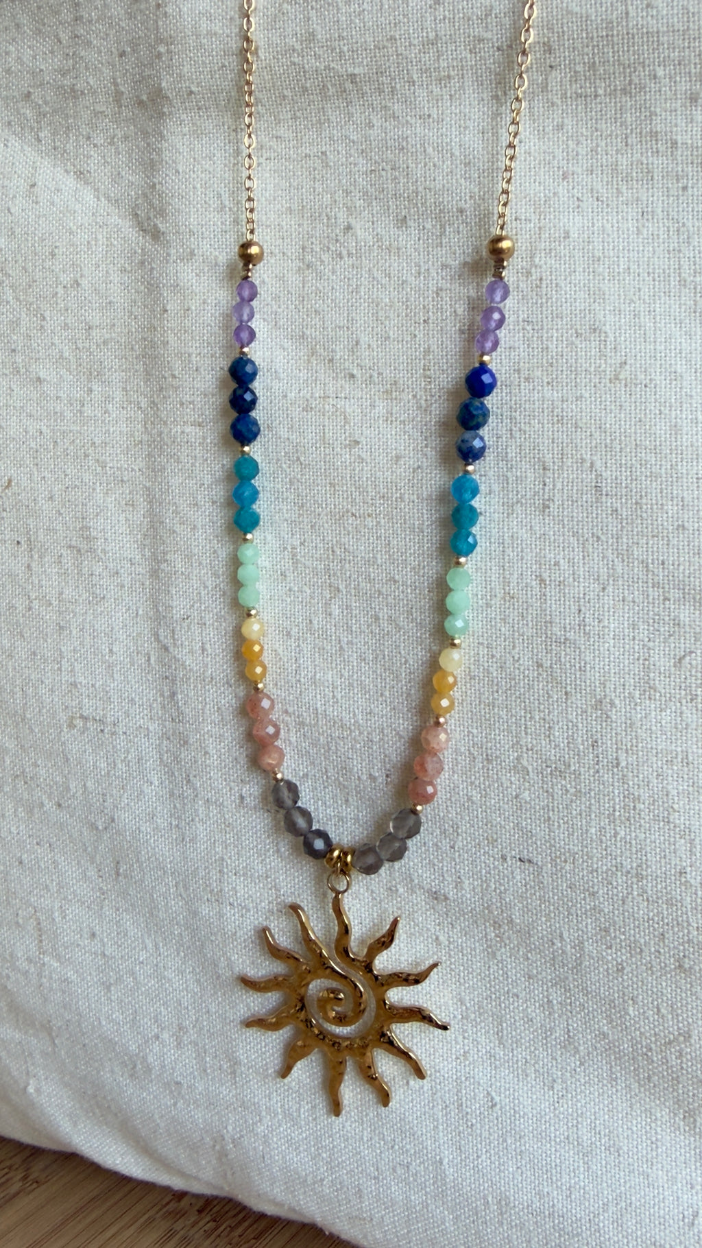 Collier Solaire – Équilibre des 7 Chakras