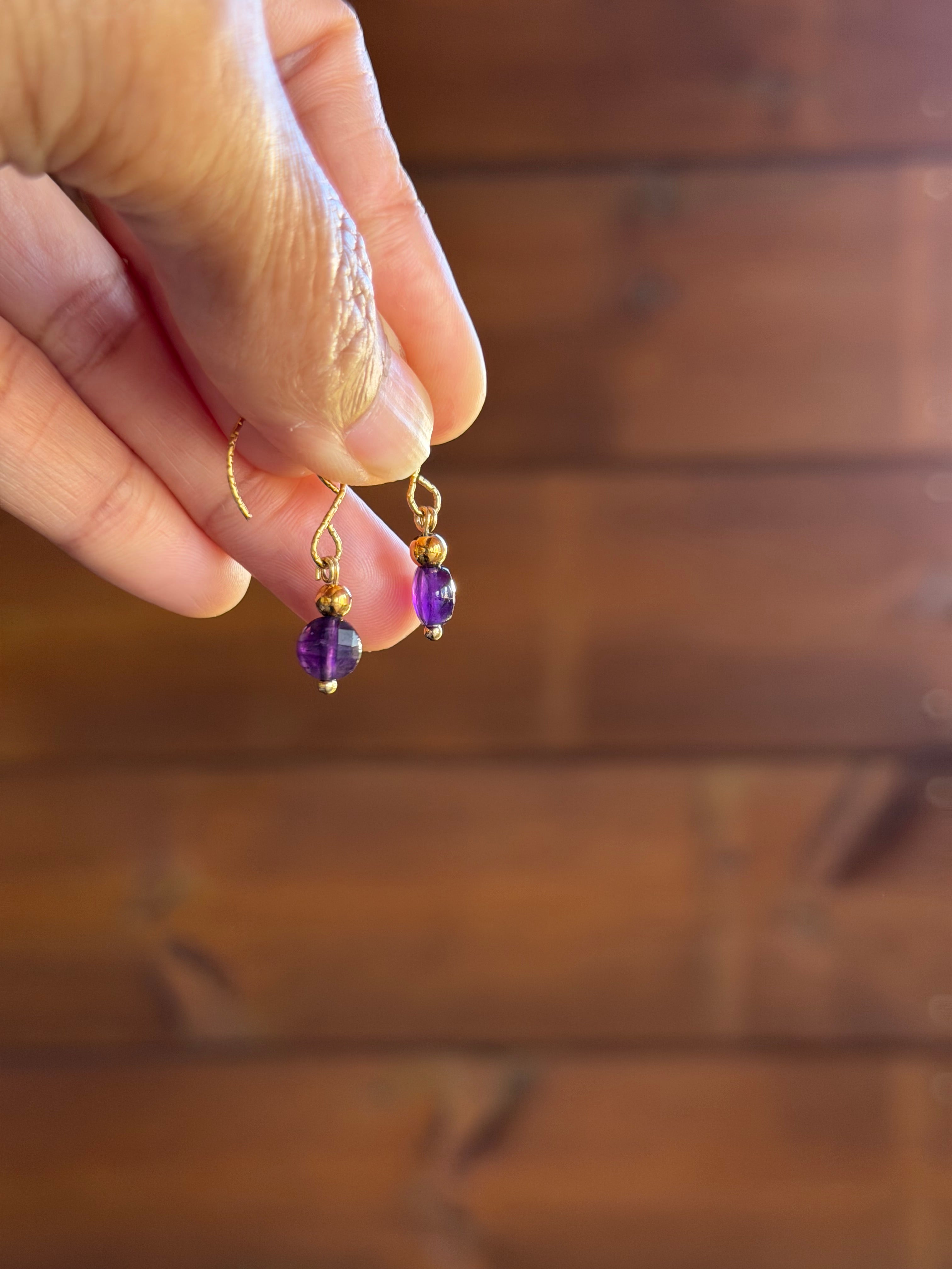 Boucles d’oreilles Améthyste & Hématite Dorée