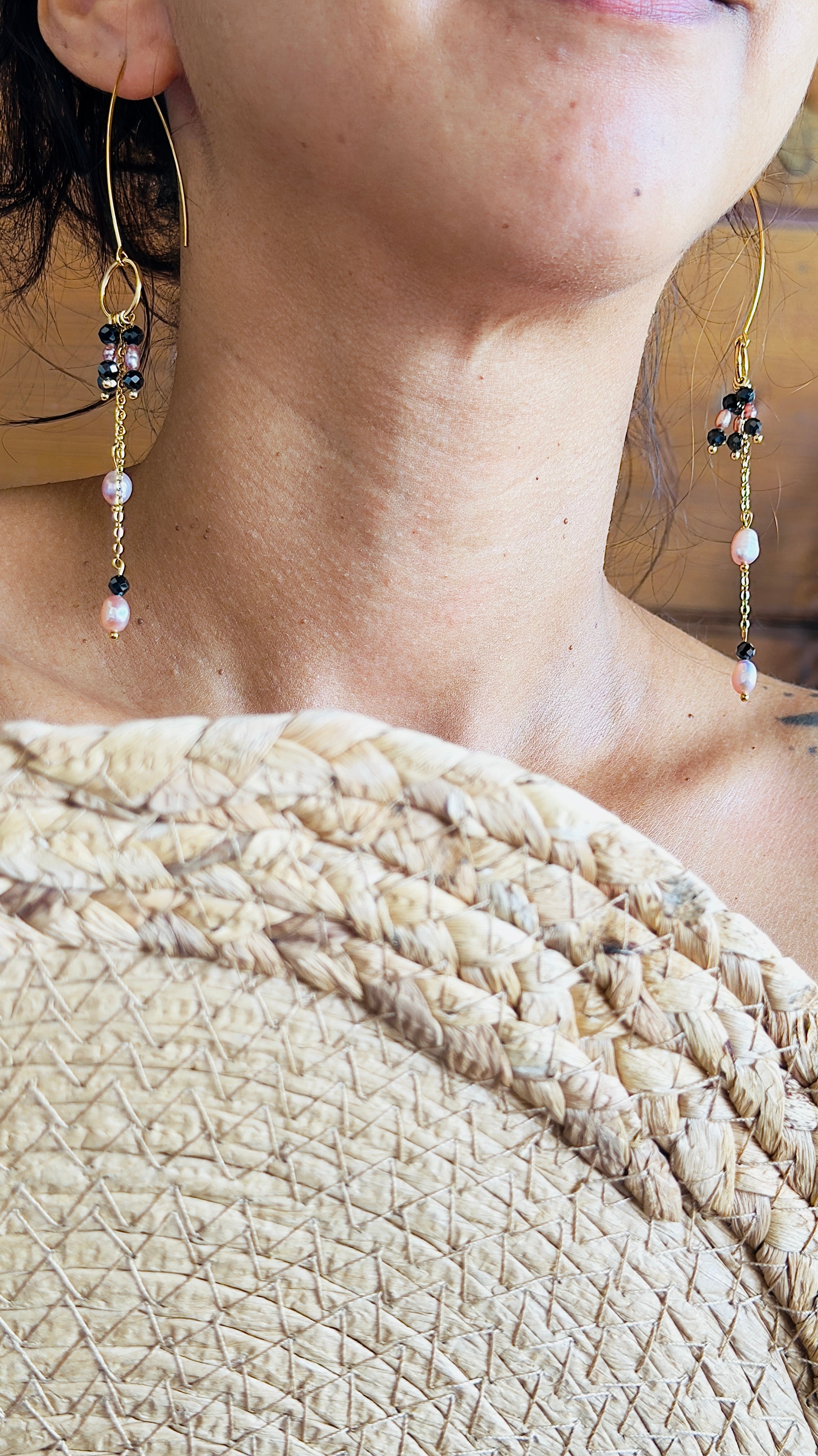 Boucles d’oreilles Élya – Spinelle noire et perles d’eau douce