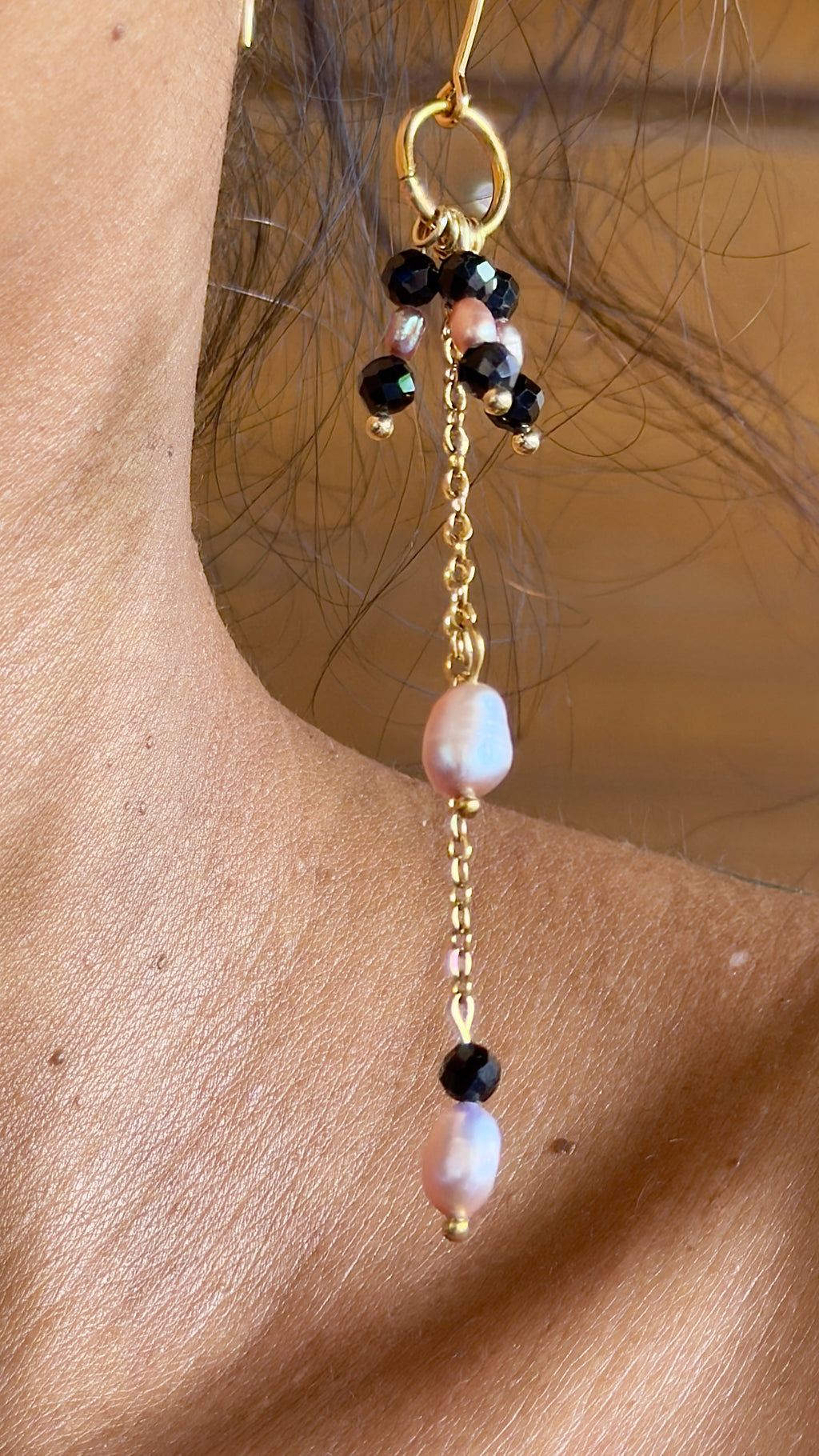 Boucles d’oreilles Élya – Spinelle noire et perles d’eau douce