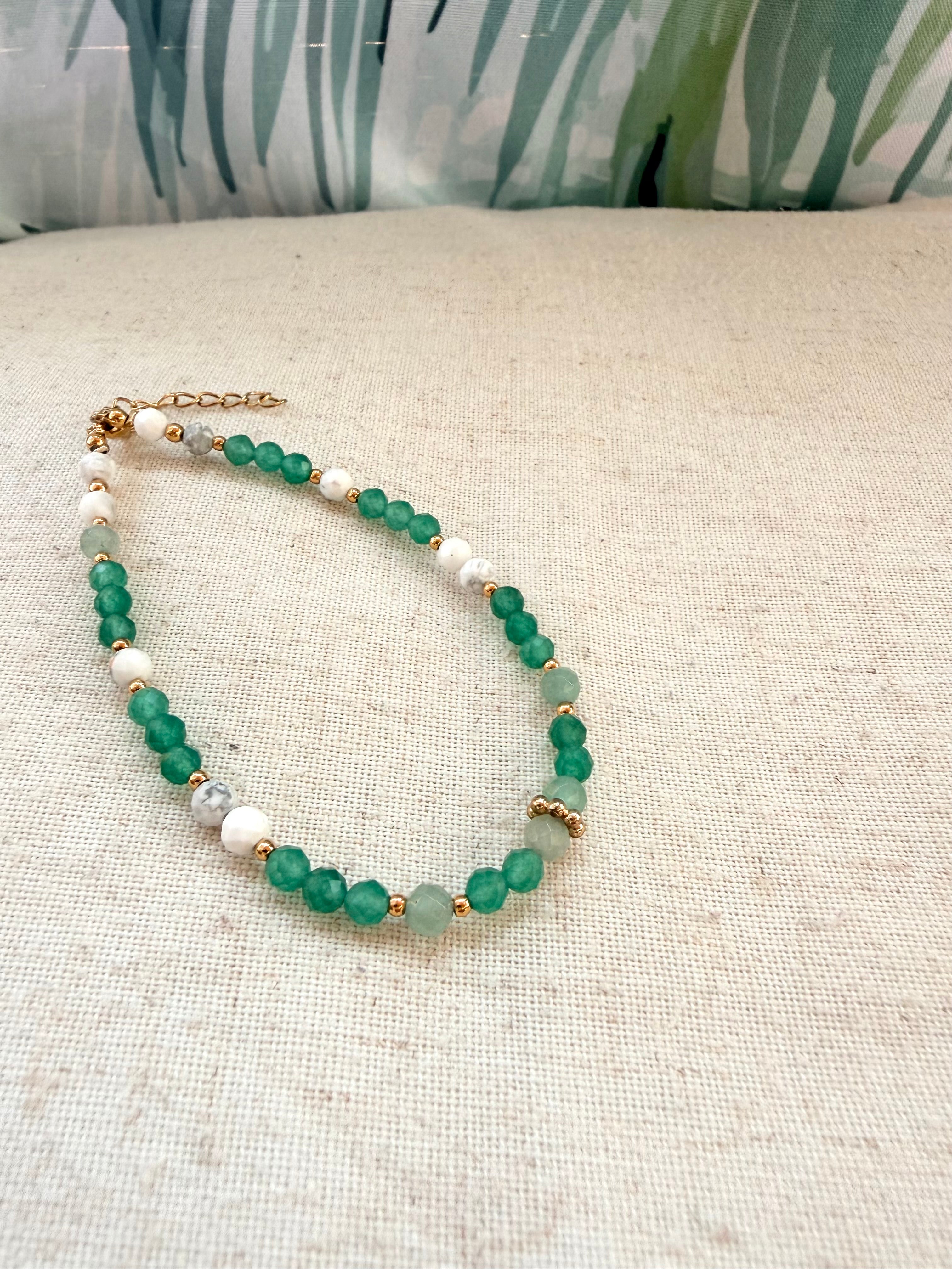 Bracelet en pierres naturelles aventurine, aventurine verte et howlite – Liora