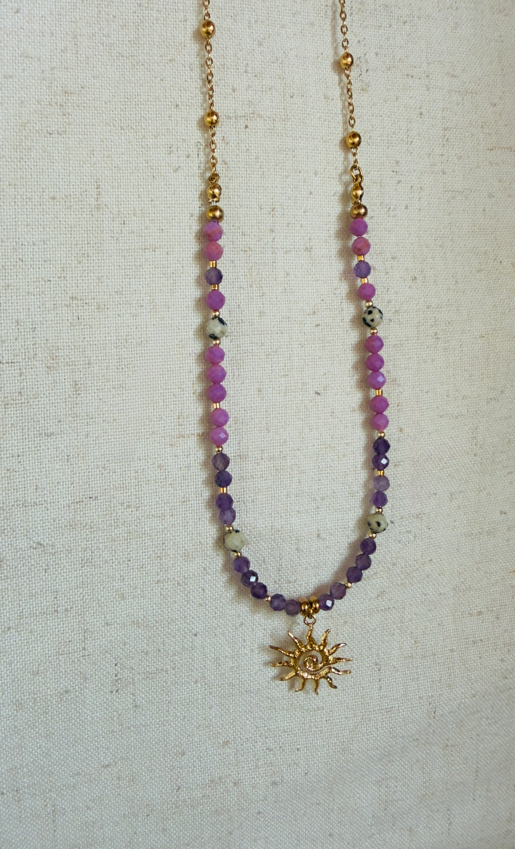 Collier Aura Solaire – Améthyste, phosphosidérite et jaspe dalmatien