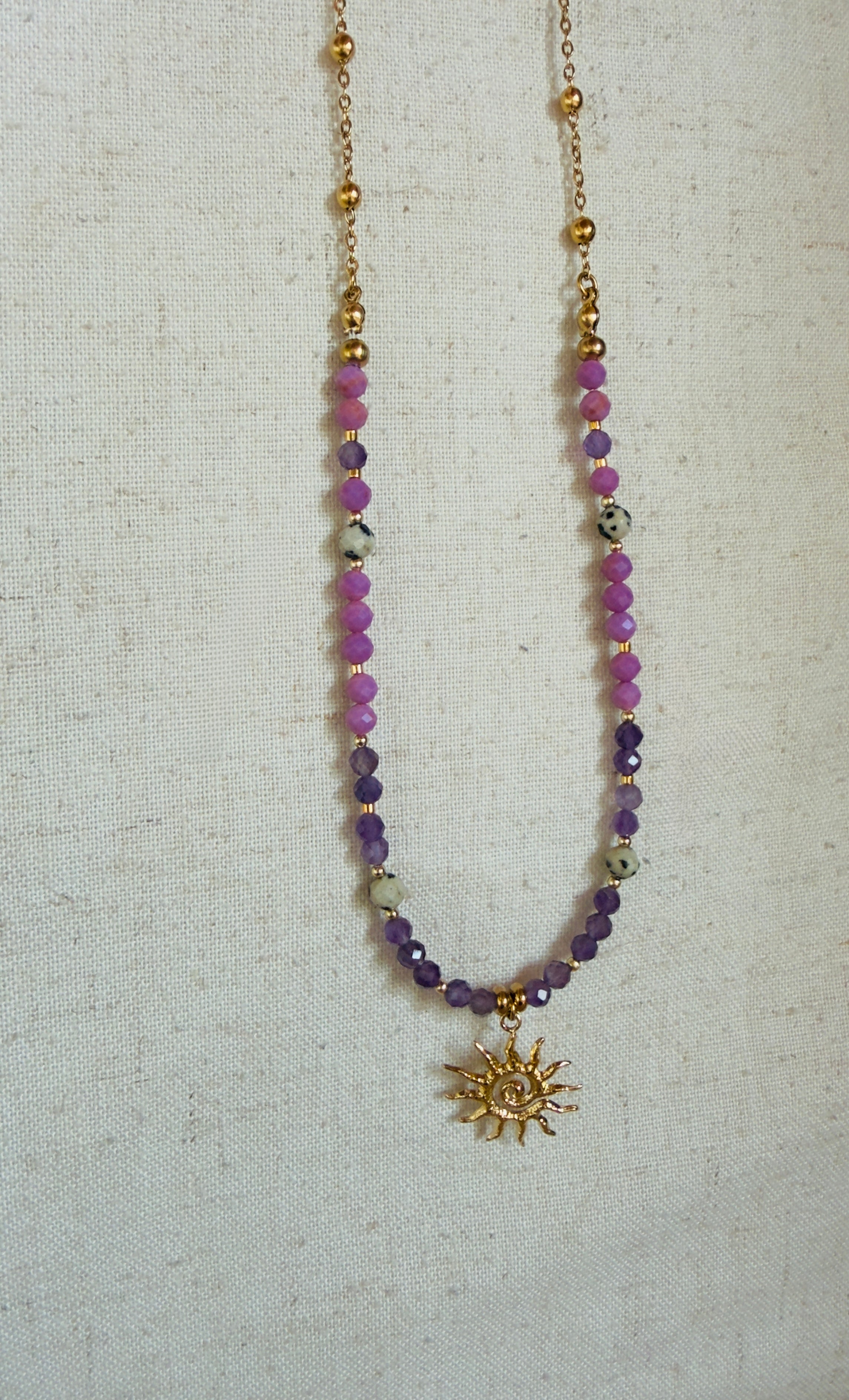 Collier Aura Solaire – Améthyste, phosphosidérite et jaspe dalmatien