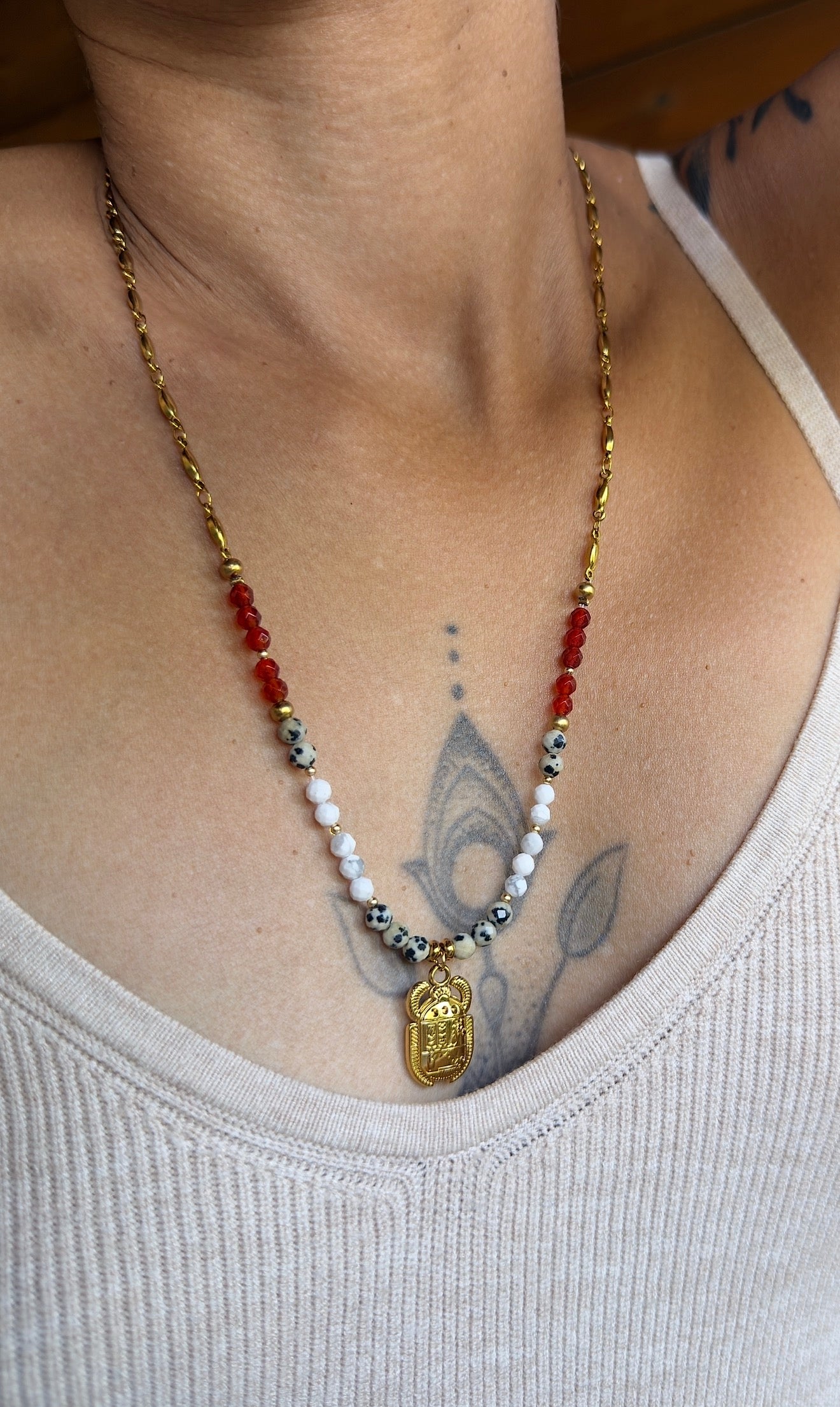 Collier Sora – Cornaline, jaspe dalmatien et howlite