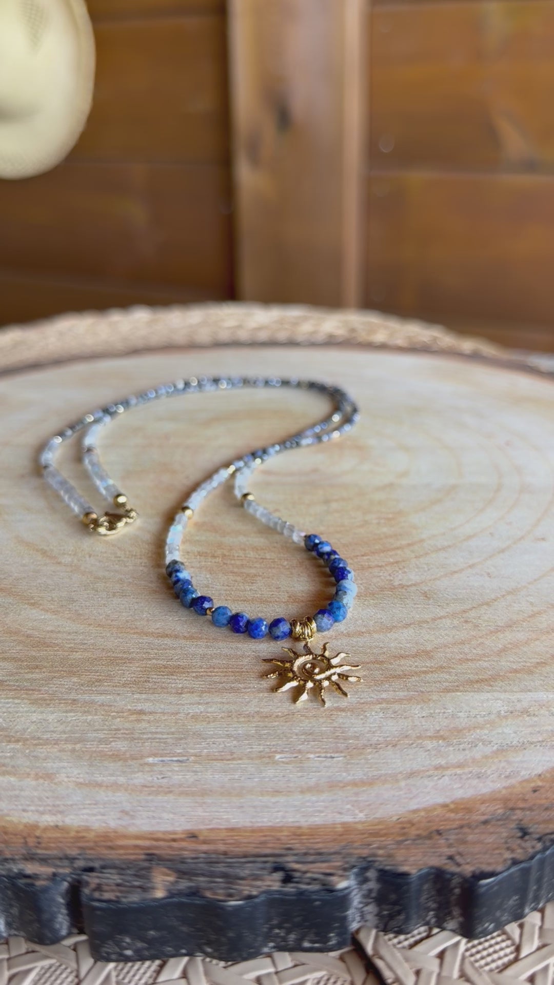 Chaîne de taille solaire – Lapis lazuli, saphir et labradorite