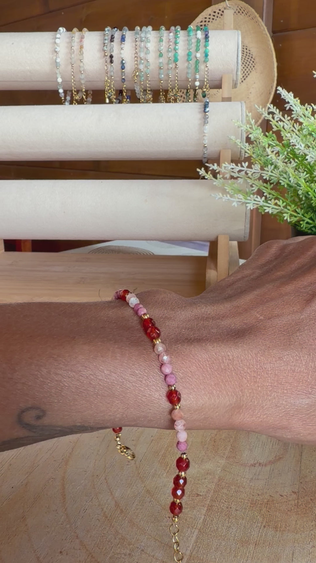 Bracelet en pierres naturelles cornaline, rhodonite et pierre du soleil – Eloria