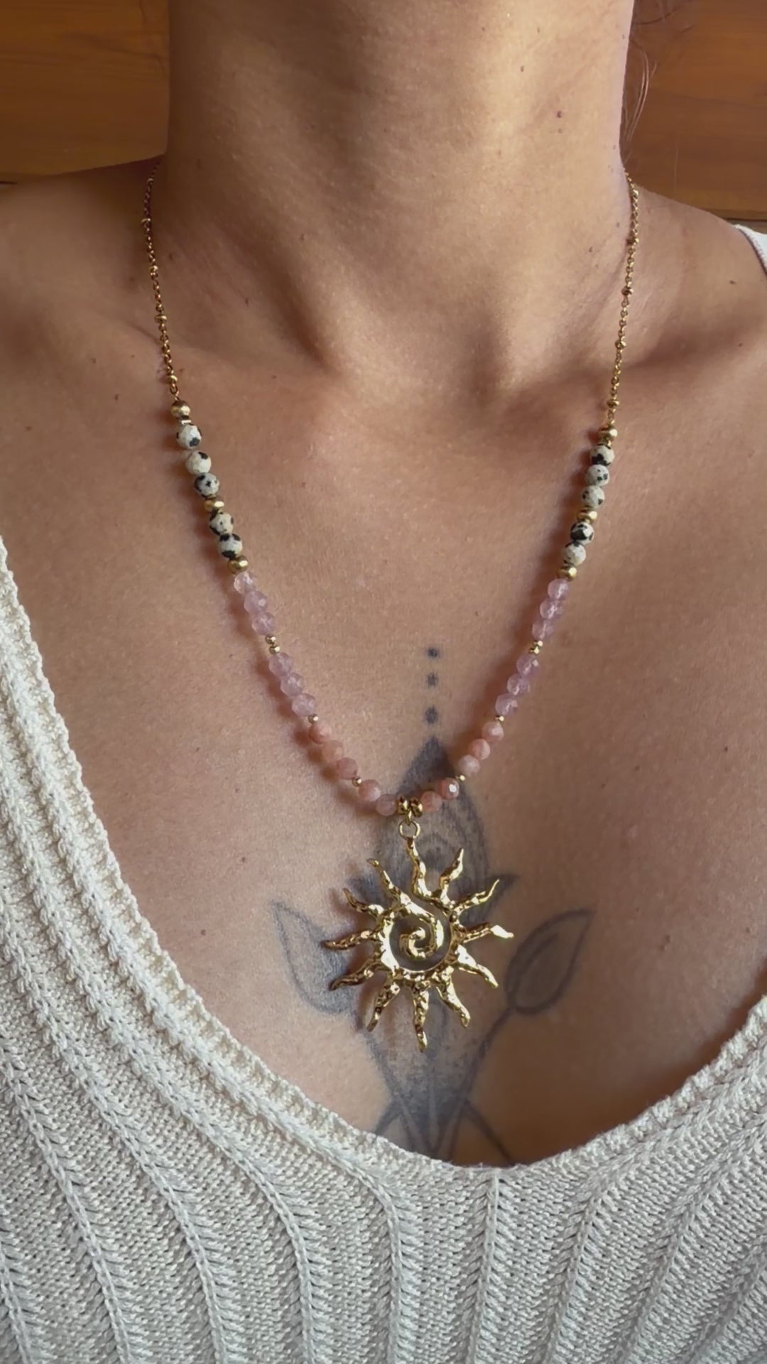 ✨ Collier Solaire Pierre du Soleil, Quartz Fraise & Jaspe Dalmatien – Acier Inoxydable